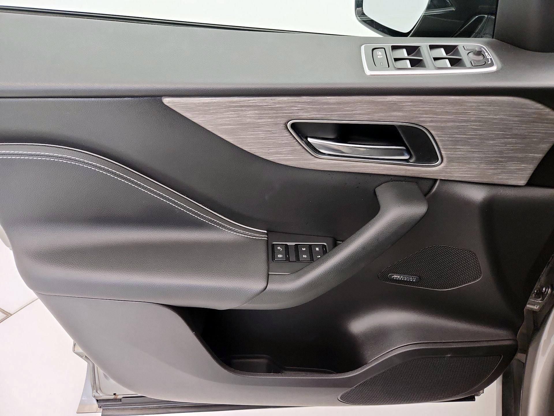 Thumbnail: 2019 Jaguar F-Pace - 12