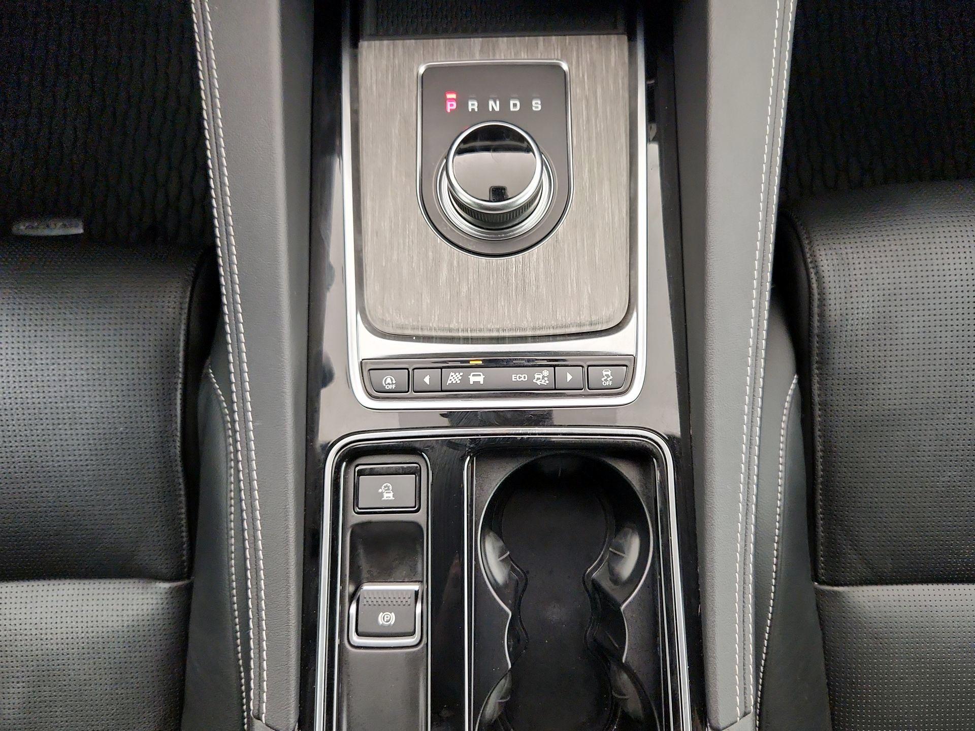 Thumbnail: 2019 Jaguar F-Pace - 18