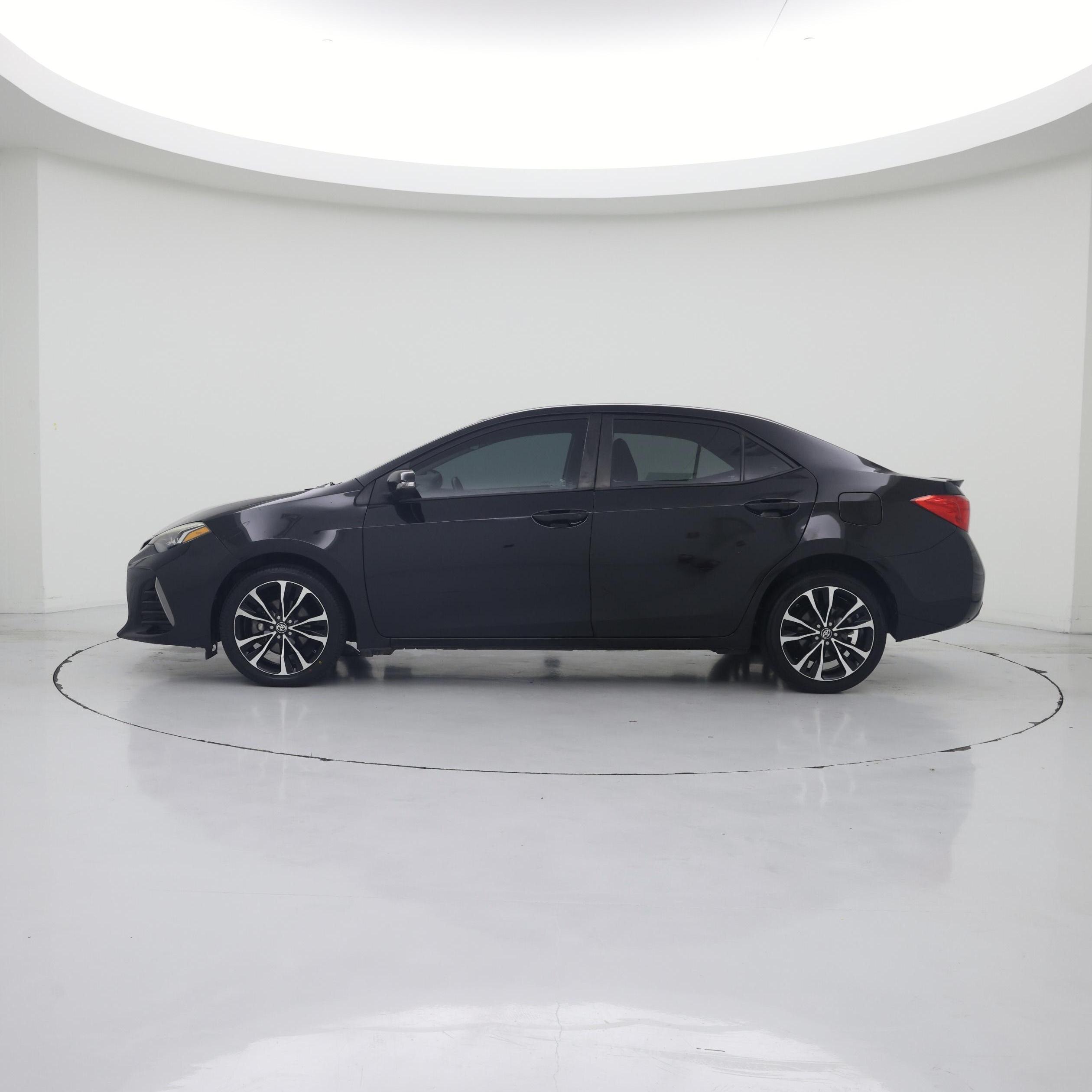 Thumbnail: 2018 Toyota Corolla - 3