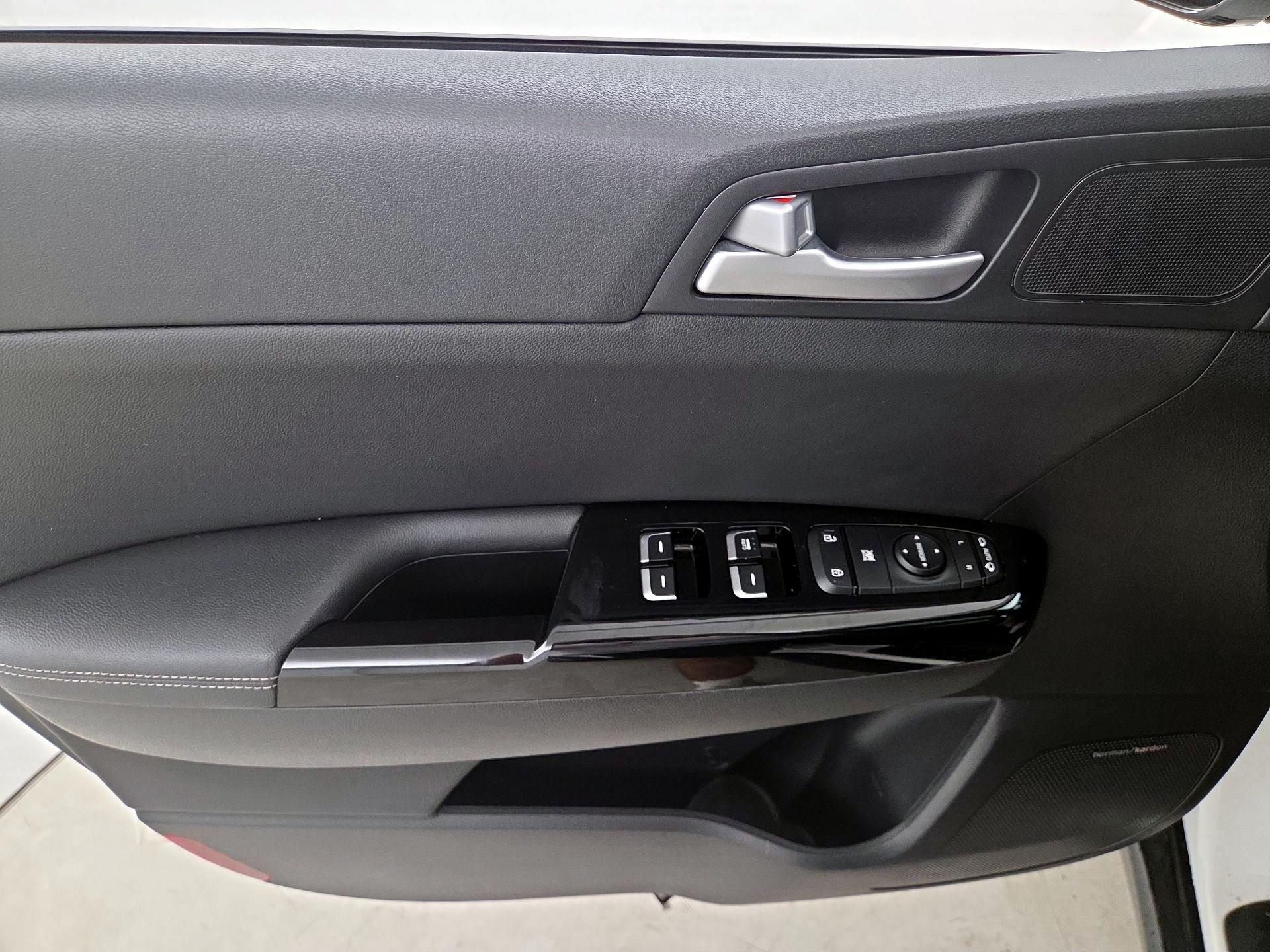Thumbnail: 2020 Kia Sportage - 12