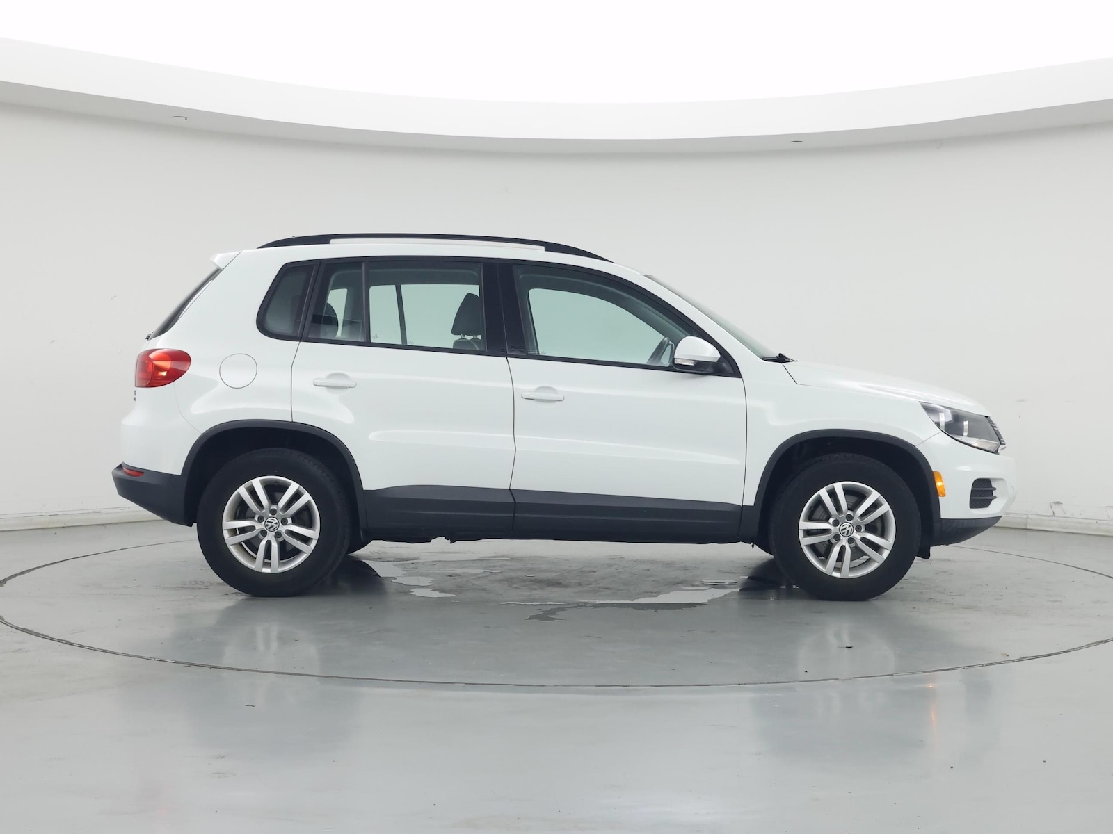 2016 Volkswagen Tiguan S - Photo 8