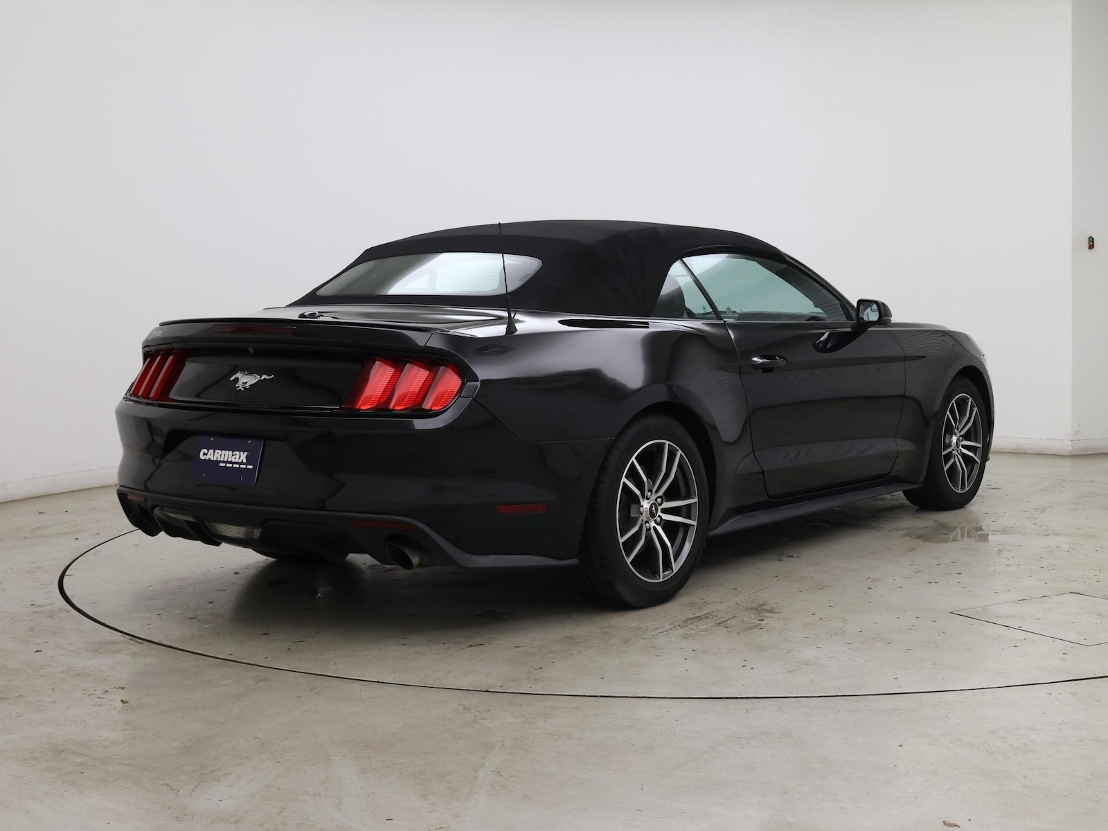 2017 Ford Mustang EcoBoost Premium - Photo 9