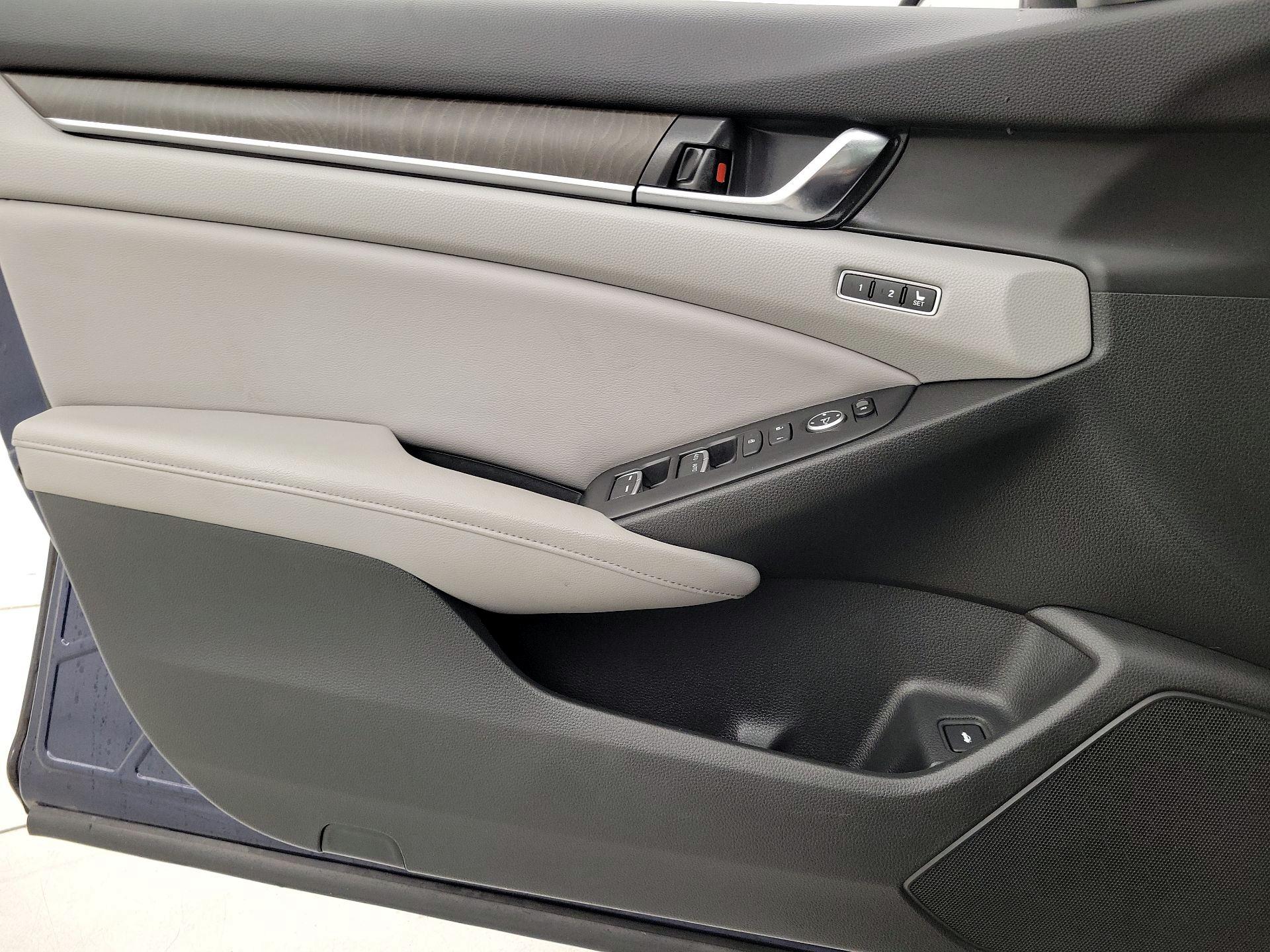Thumbnail: 2018 Honda Accord - 12