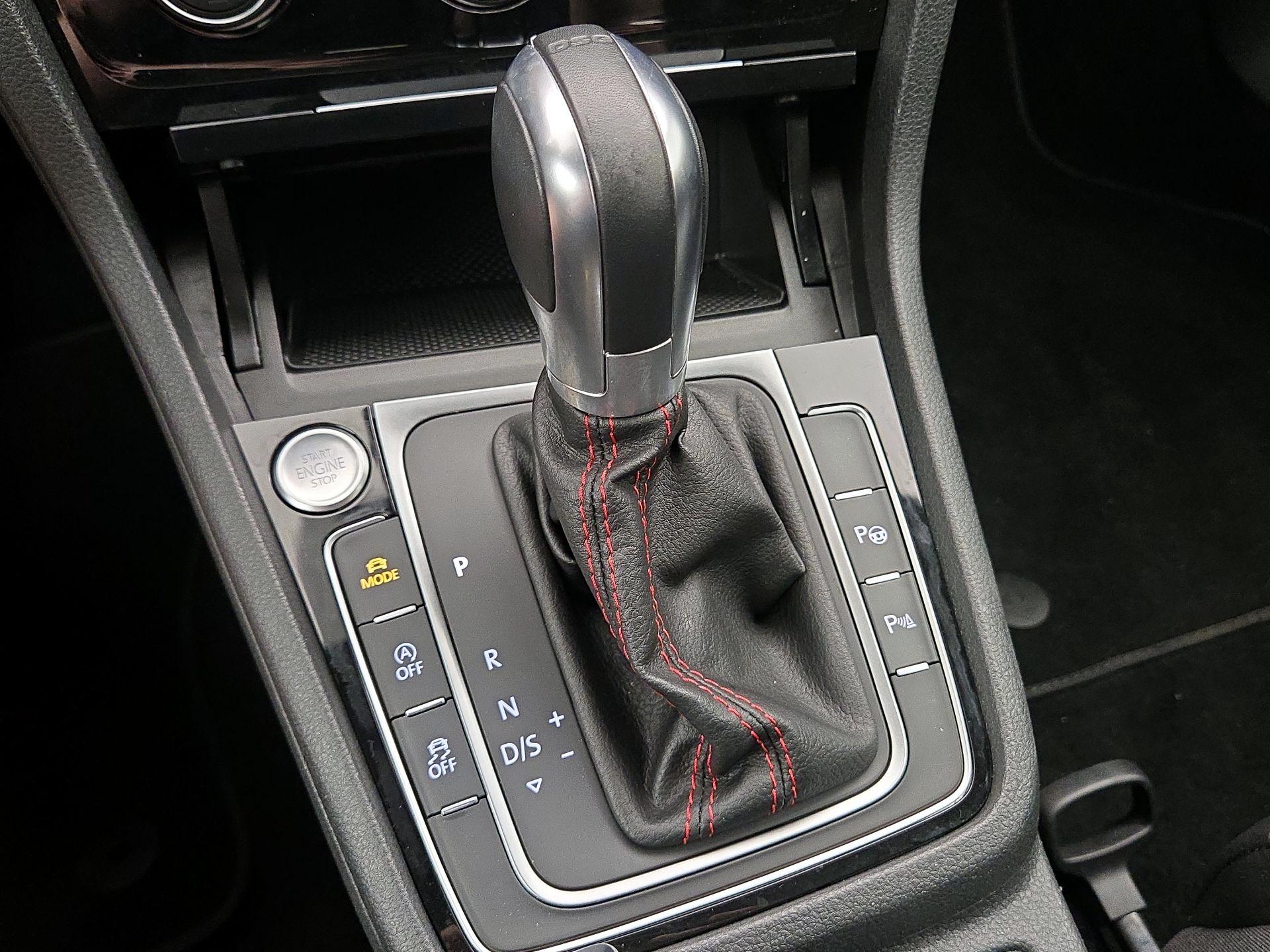 Thumbnail: 2019 Volkswagen Golf - 18