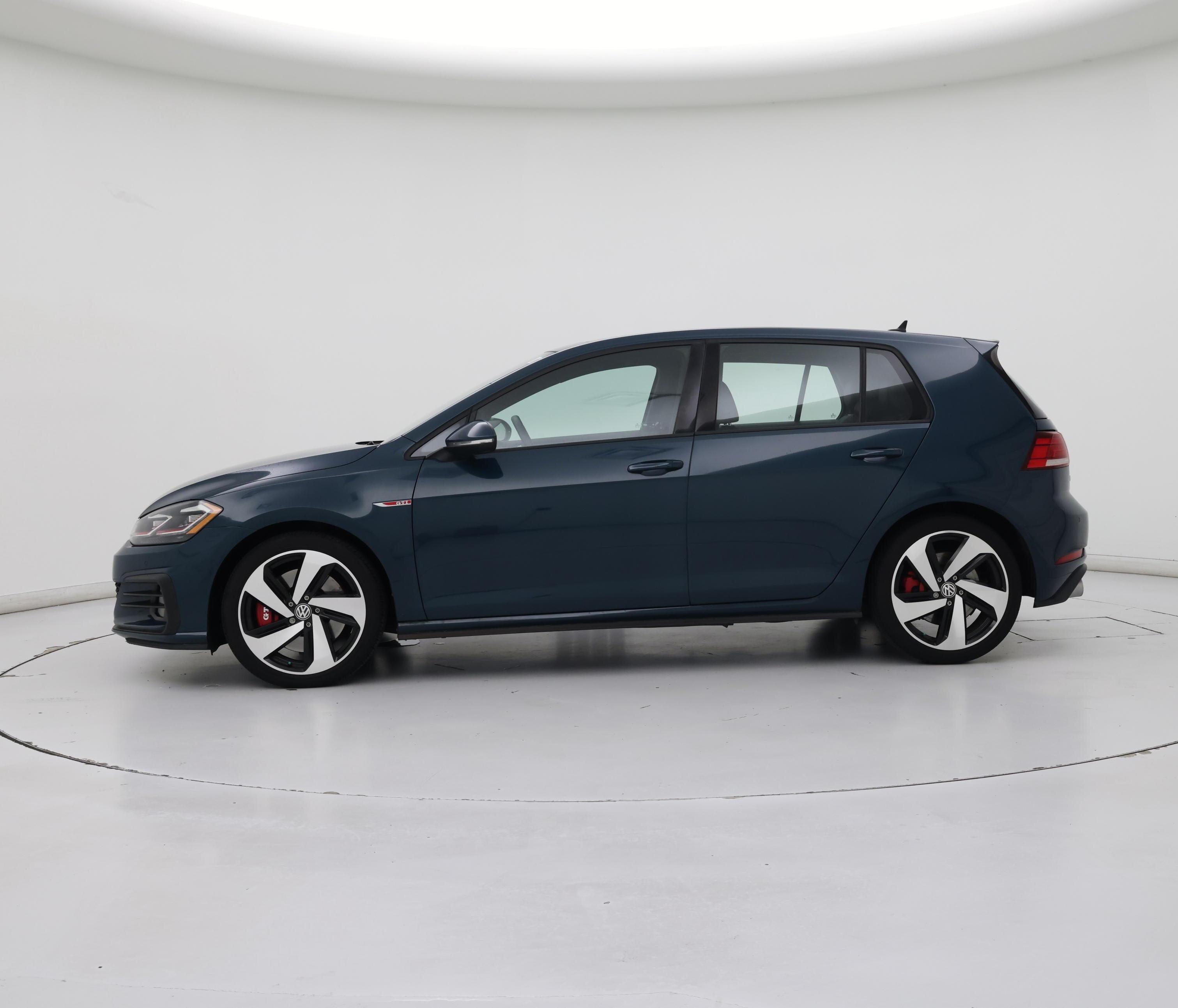 Thumbnail: 2019 Volkswagen Golf - 3
