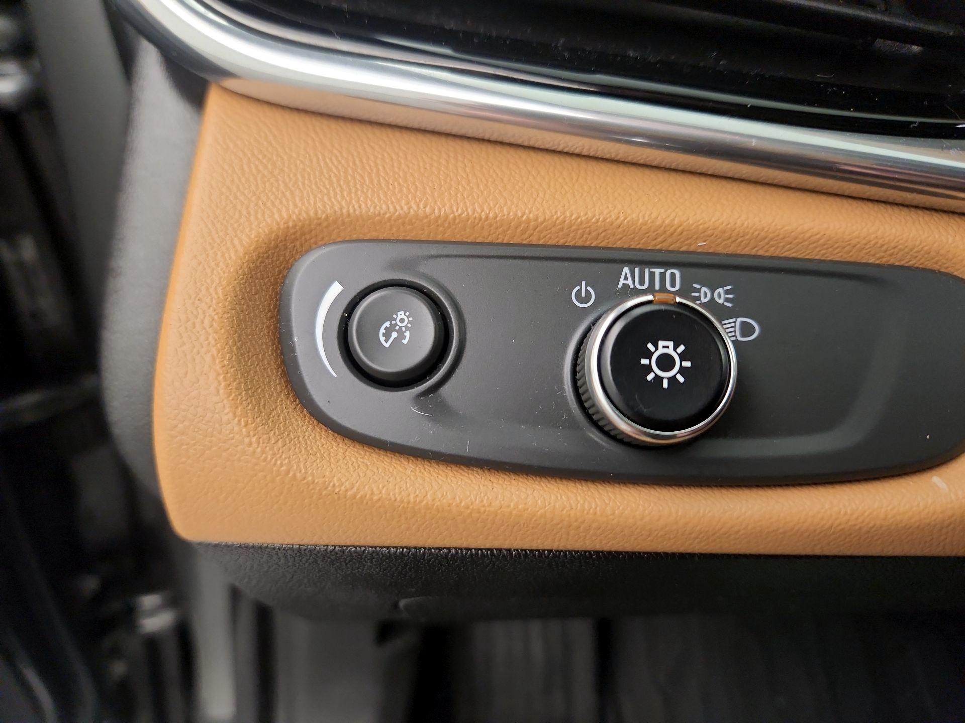 Thumbnail: 2017 Chevrolet Volt - 13