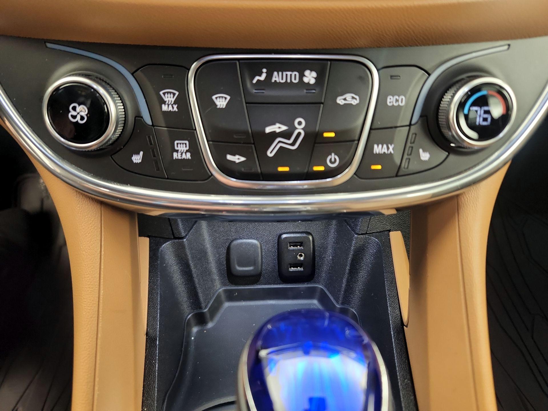 Thumbnail: 2017 Chevrolet Volt - 16