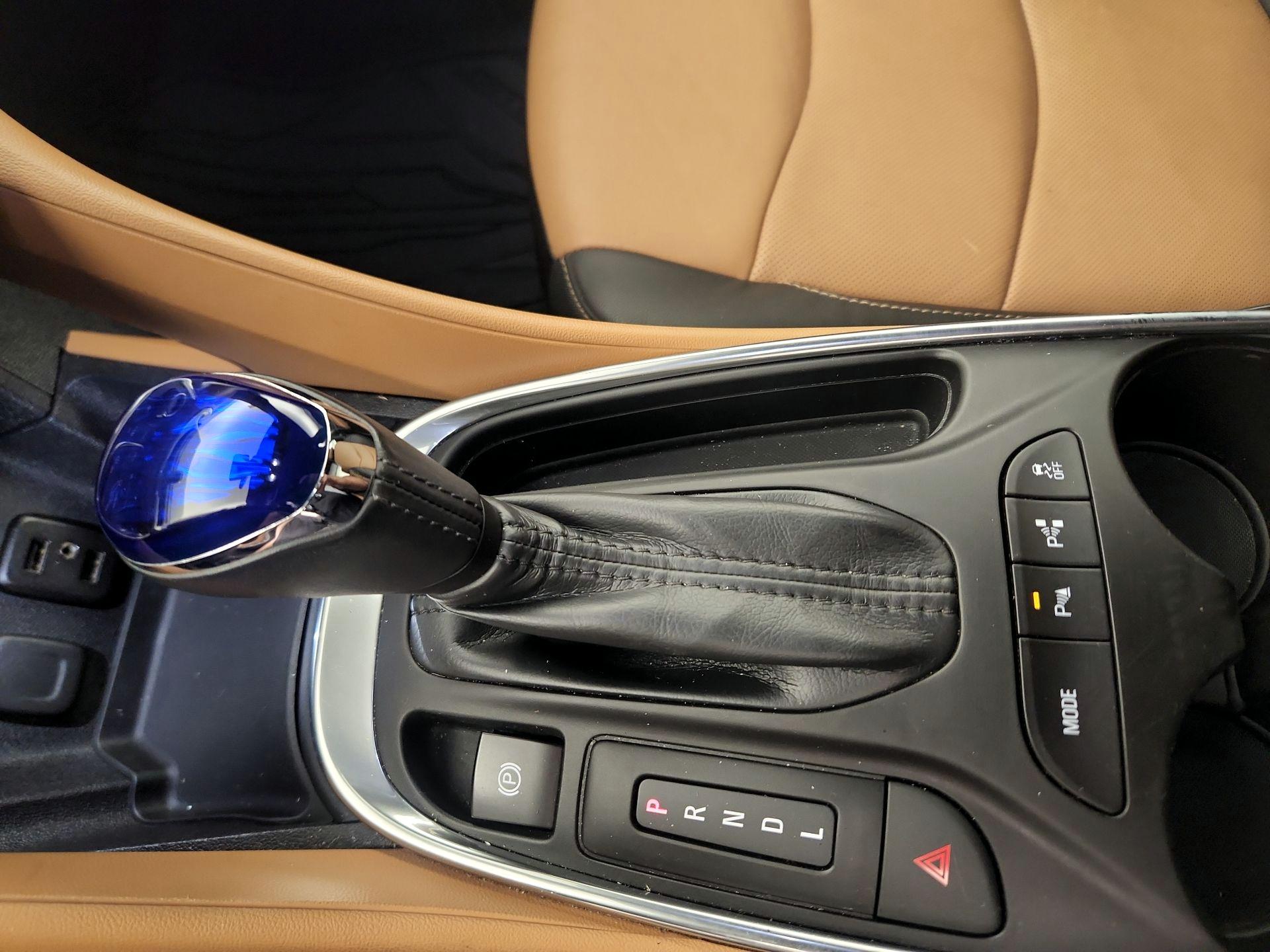 Thumbnail: 2017 Chevrolet Volt - 17