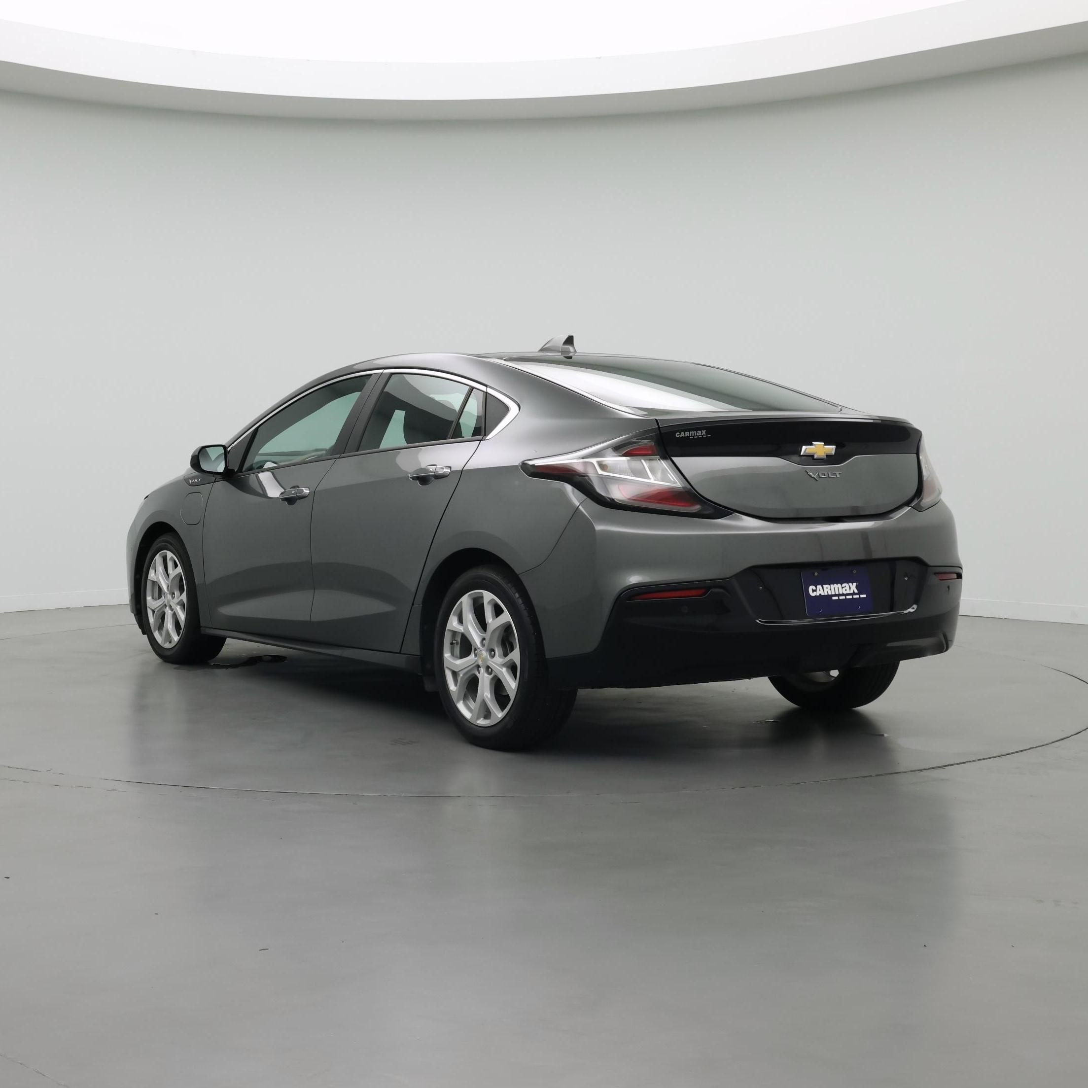Thumbnail: 2017 Chevrolet Volt - 2