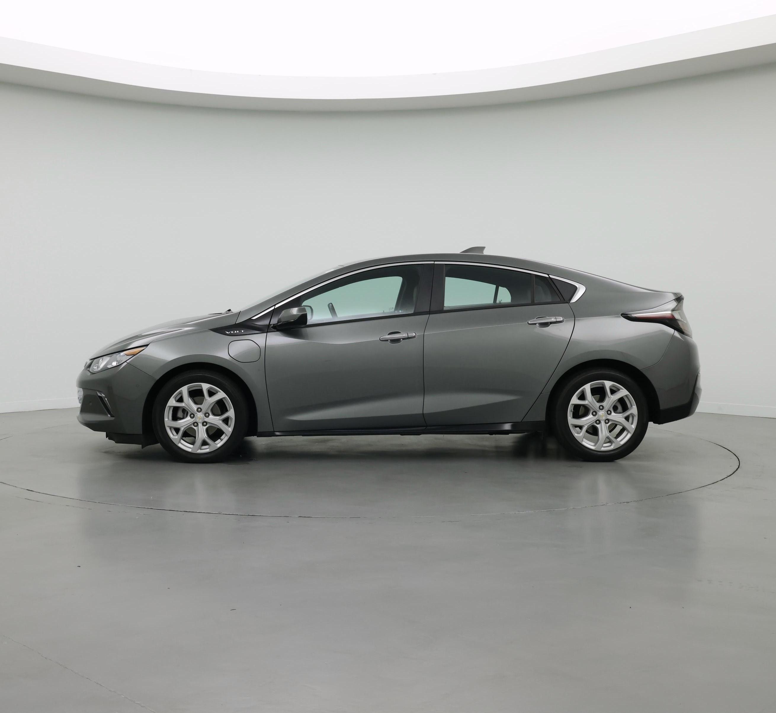 Thumbnail: 2017 Chevrolet Volt - 3