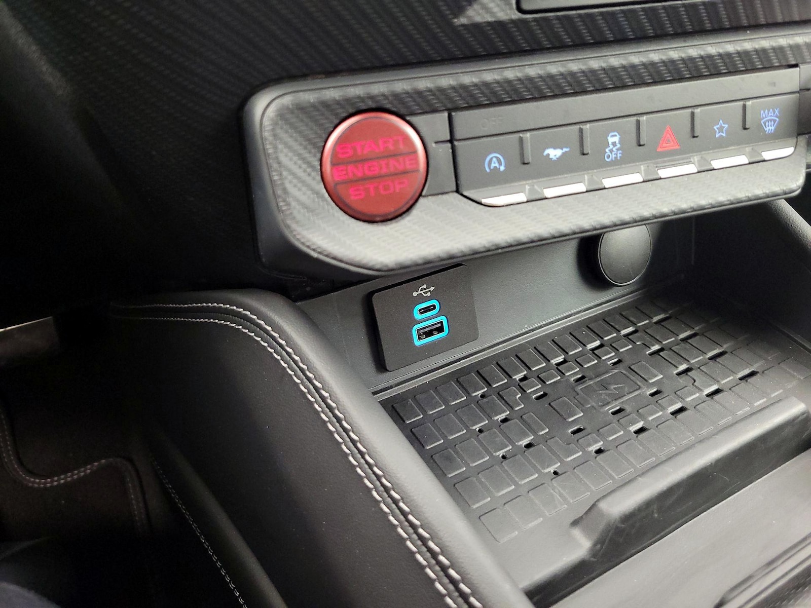 2024 Ford Mustang EcoBoost Premium - Photo 20
