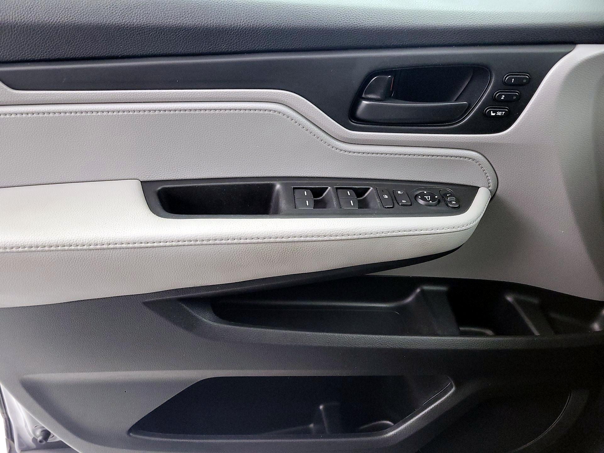 Thumbnail: 2019 Honda Odyssey - 12