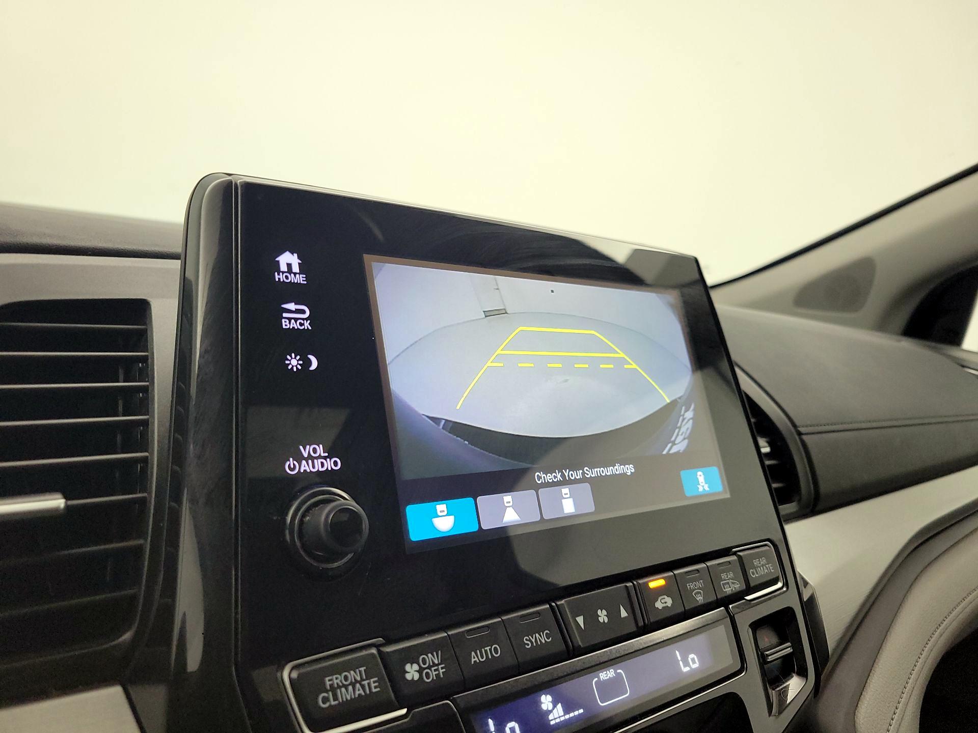 Thumbnail: 2019 Honda Odyssey - 15