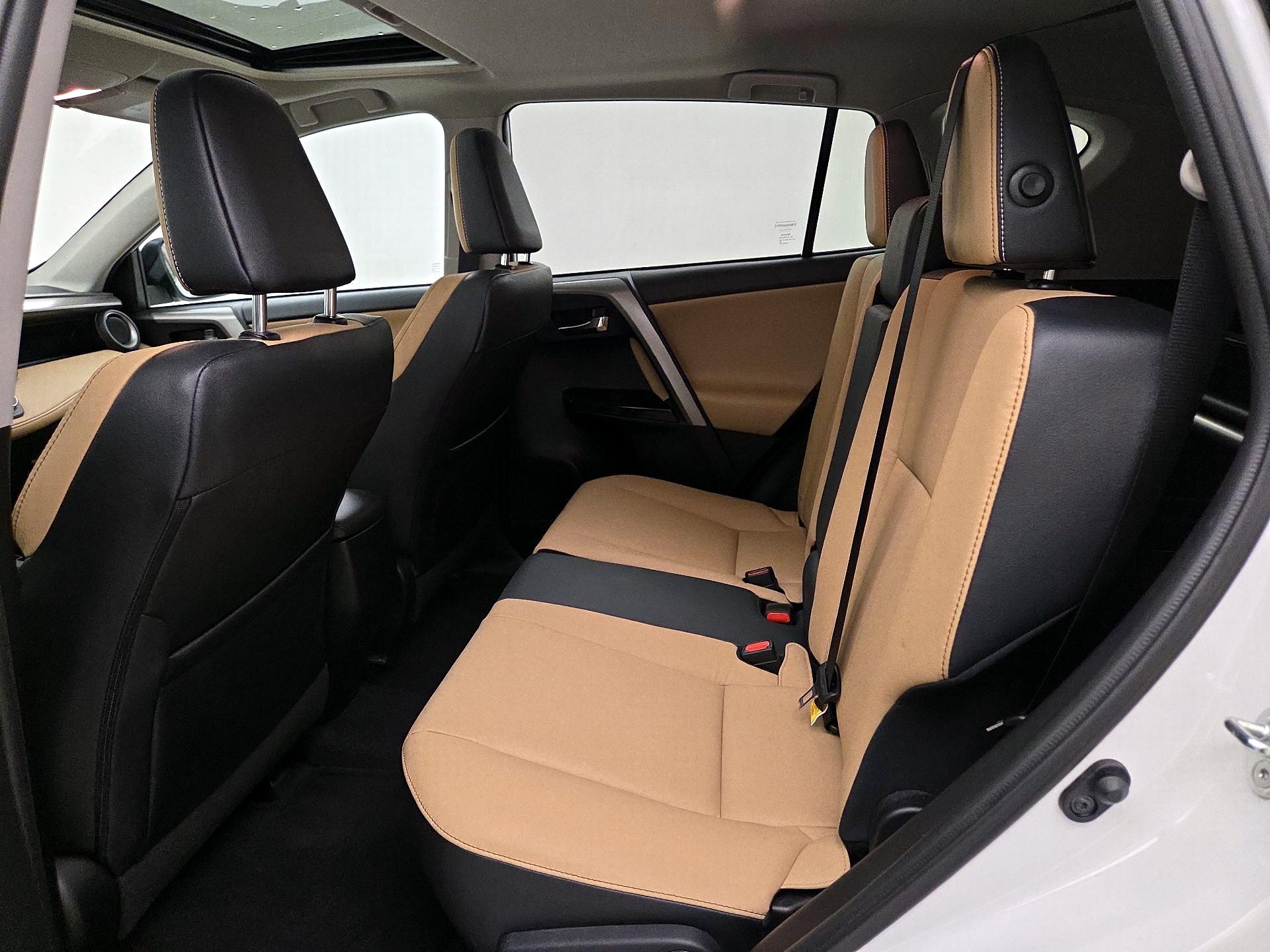 Thumbnail: 2016 Toyota RAV4 - 20