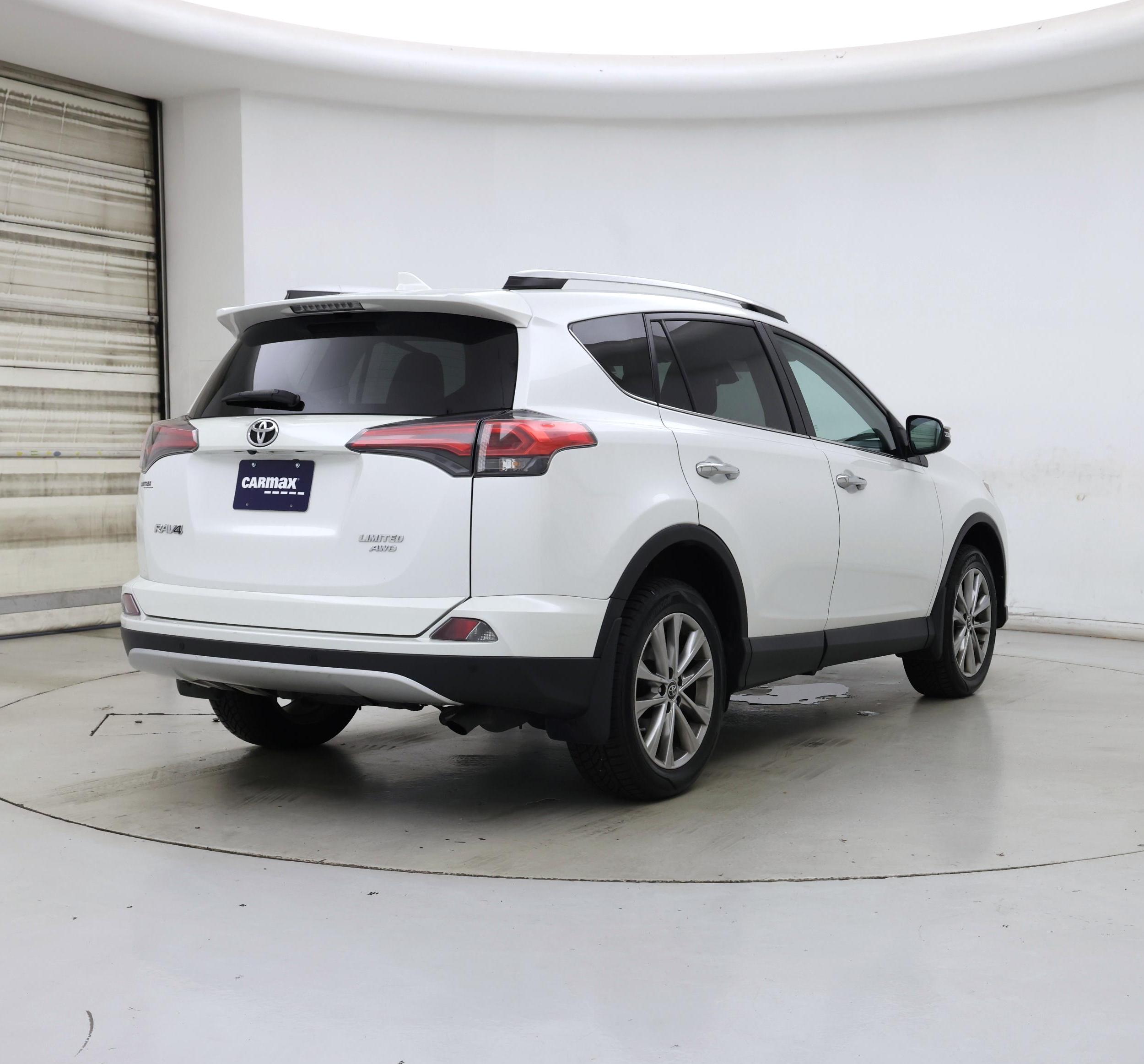 Thumbnail: 2016 Toyota RAV4 - 8