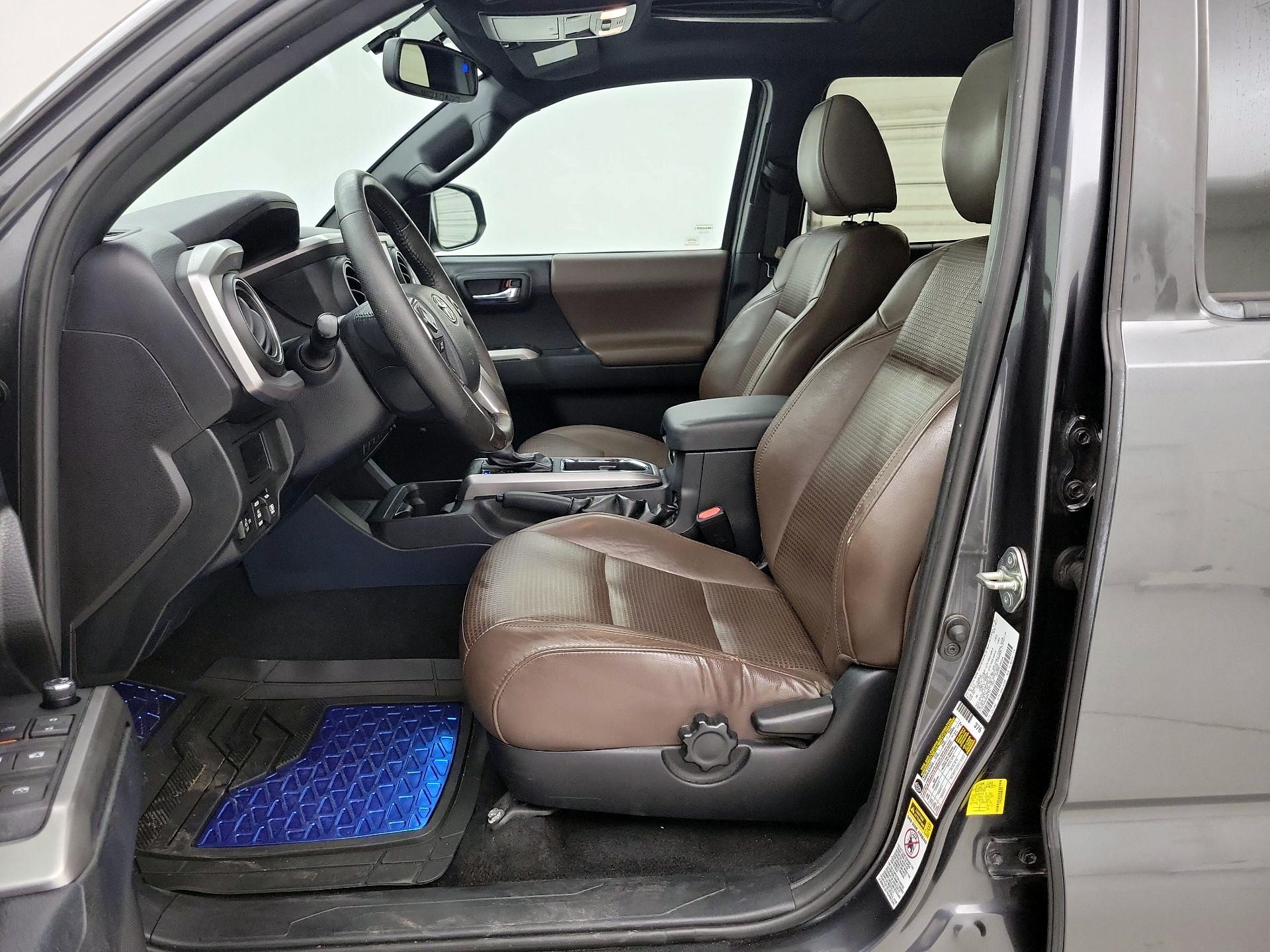 Thumbnail: 2017 Toyota Tacoma - 11