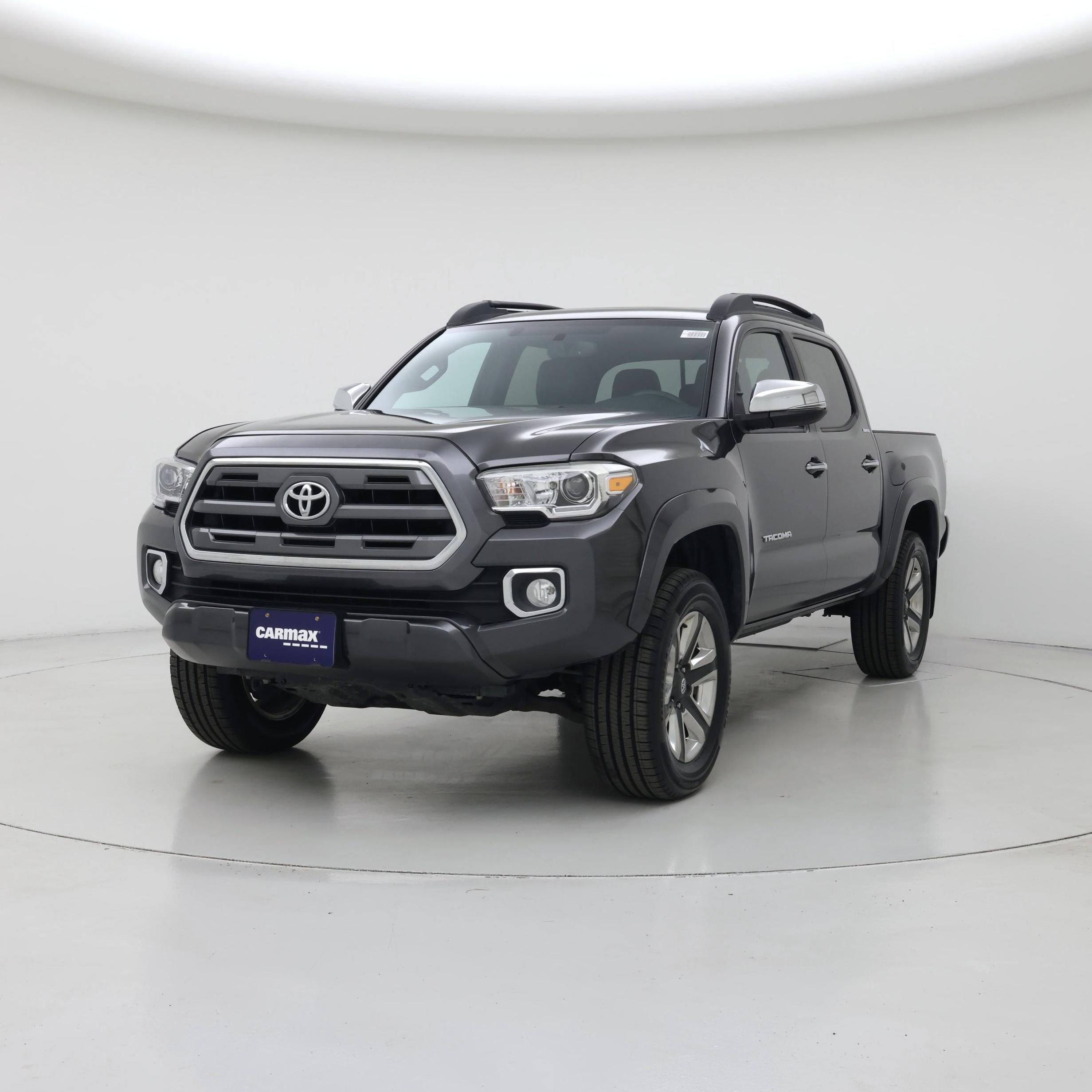 Thumbnail: 2017 Toyota Tacoma - 4
