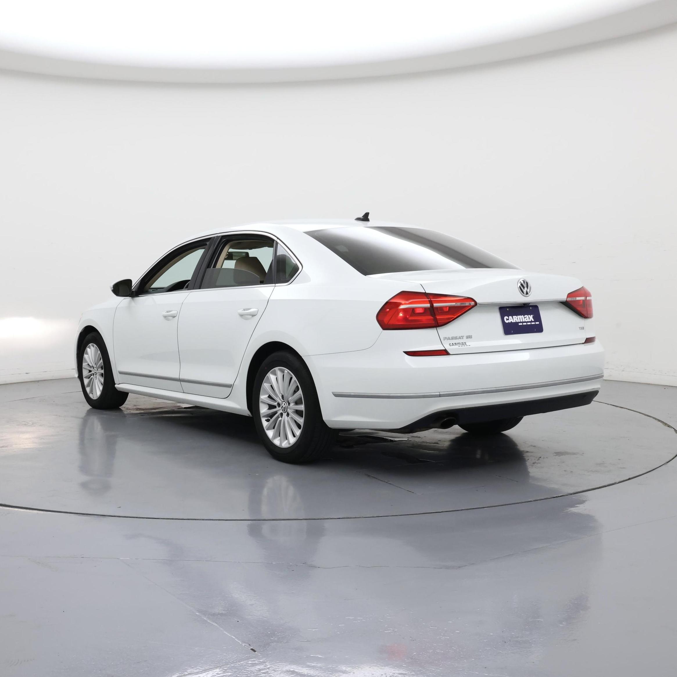 Thumbnail: 2016 Volkswagen Passat - 2