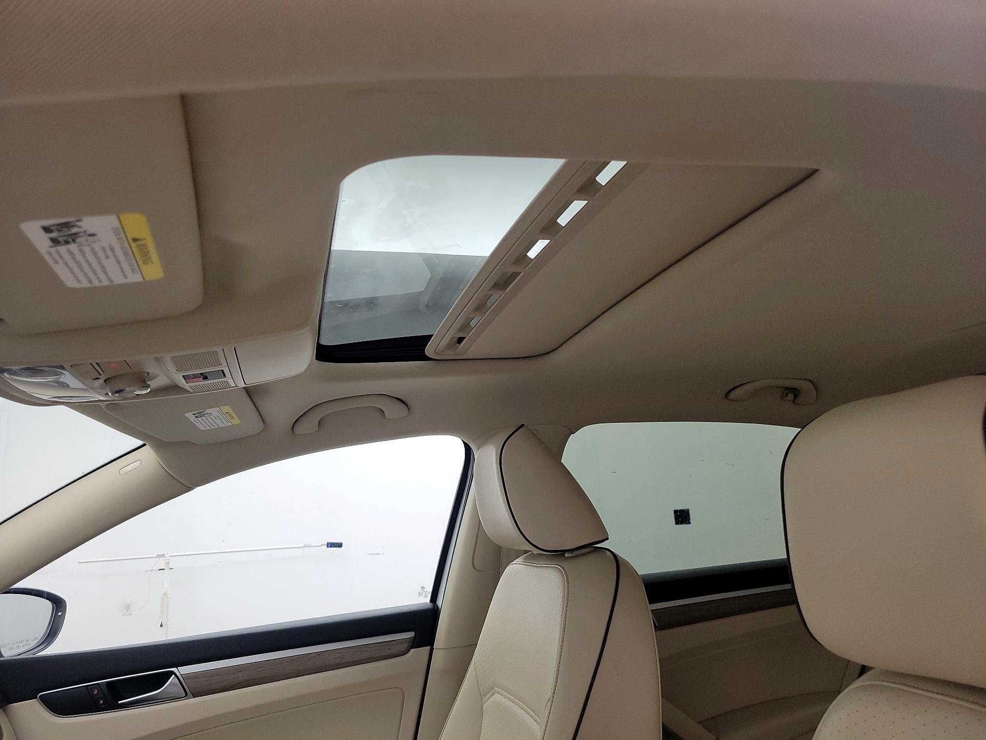 Thumbnail: 2016 Volkswagen Passat - 19
