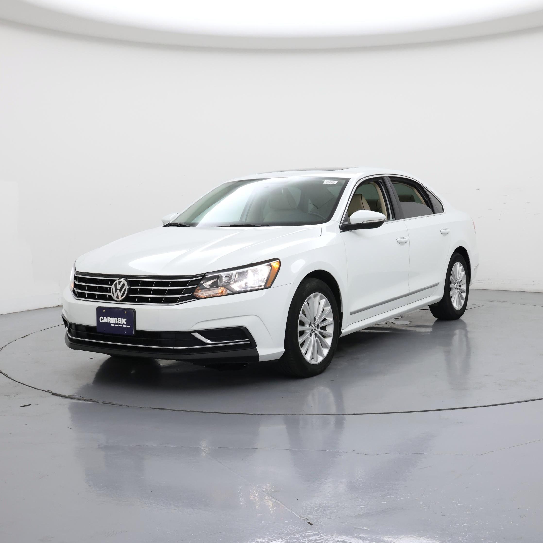 Thumbnail: 2016 Volkswagen Passat - 4