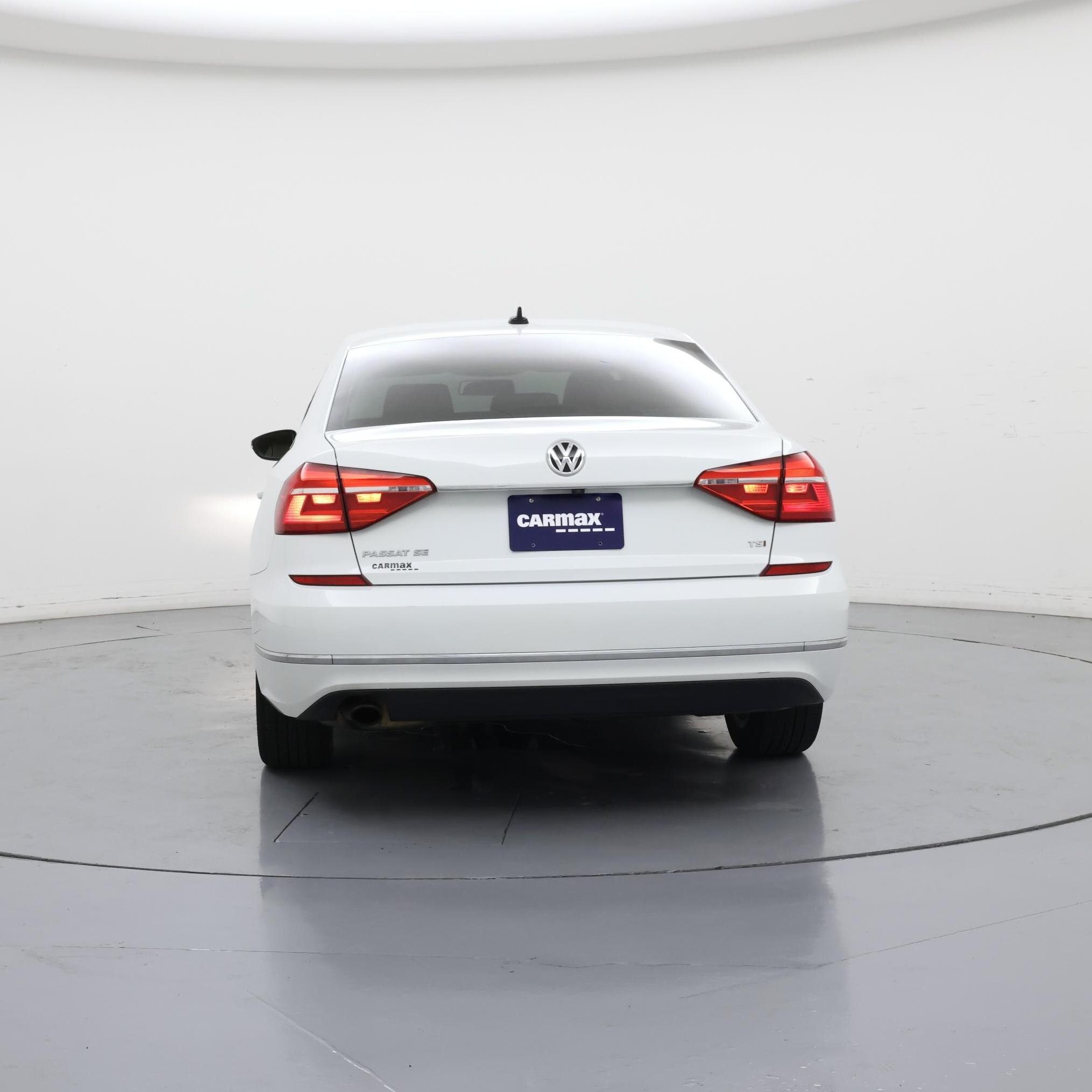 Thumbnail: 2016 Volkswagen Passat - 6