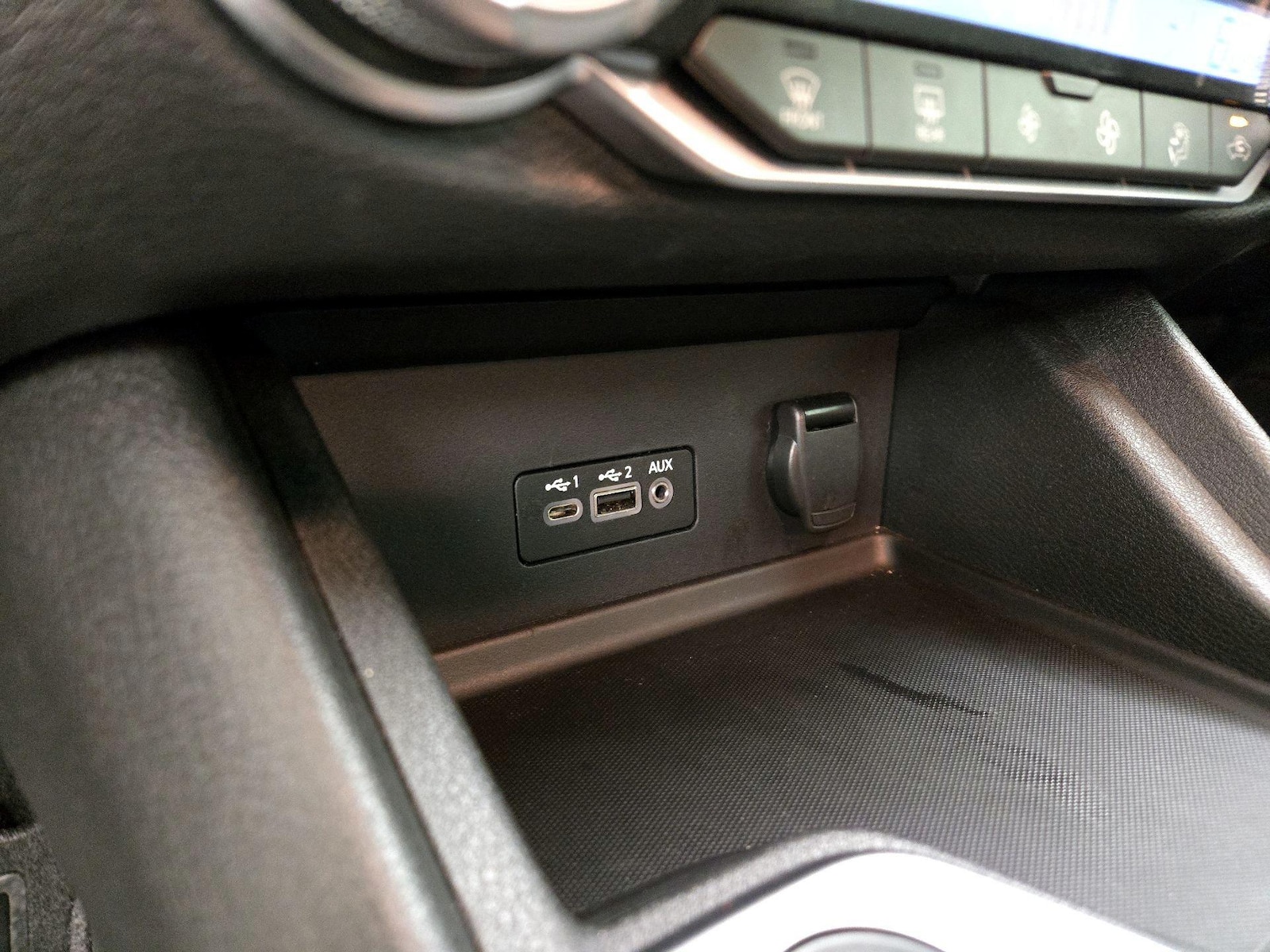 2020 Nissan Sentra SV - Photo 19