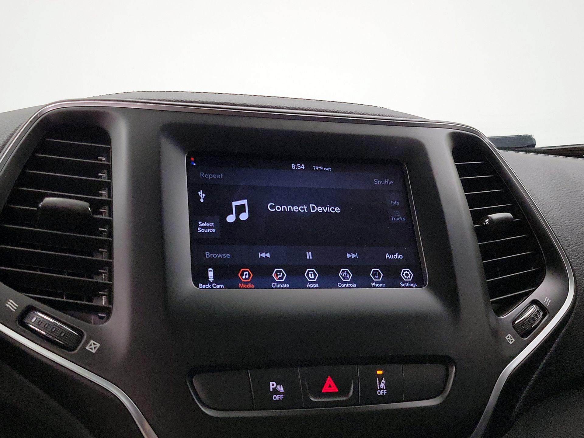 Thumbnail: 2021 Jeep Cherokee - 15