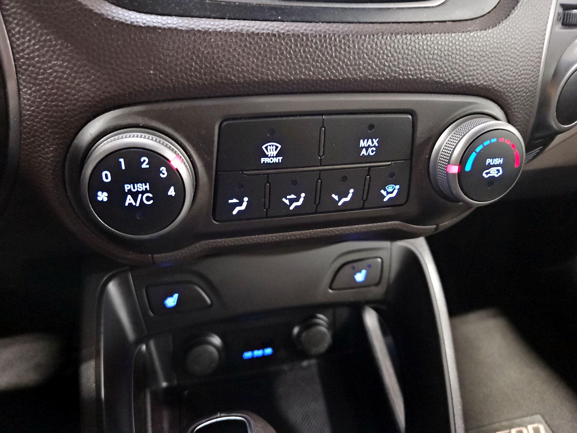 Thumbnail: 2015 Hyundai Tucson - 16