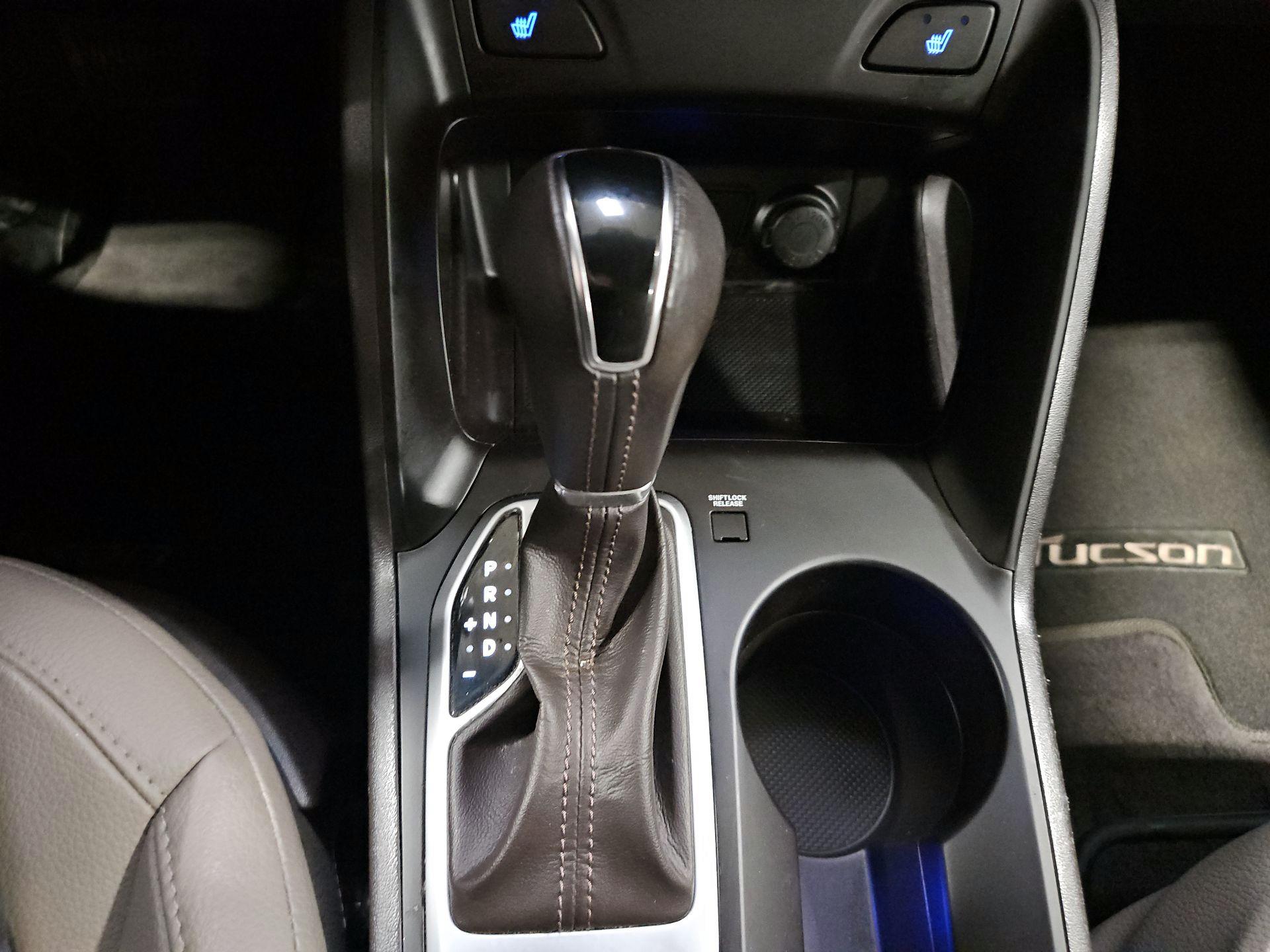 Thumbnail: 2015 Hyundai Tucson - 17