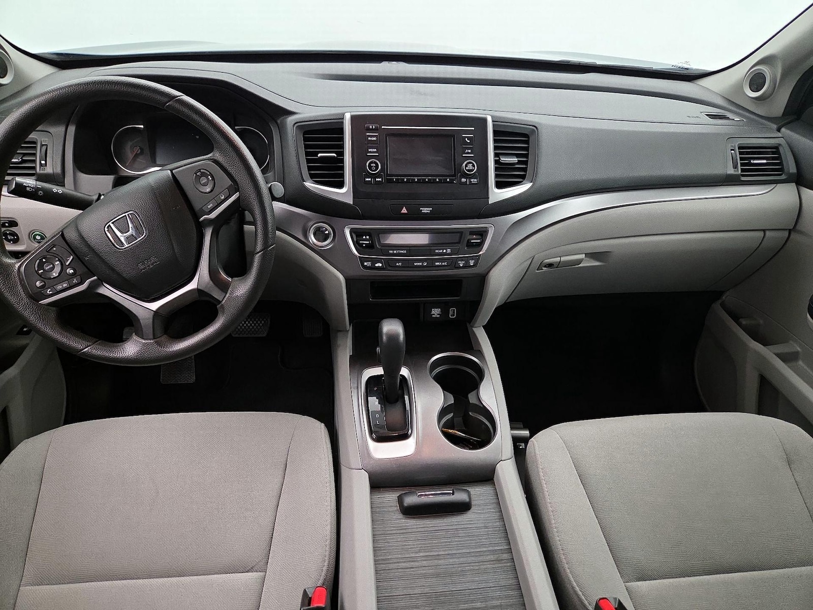 2019 Honda Pilot LX - Photo 10