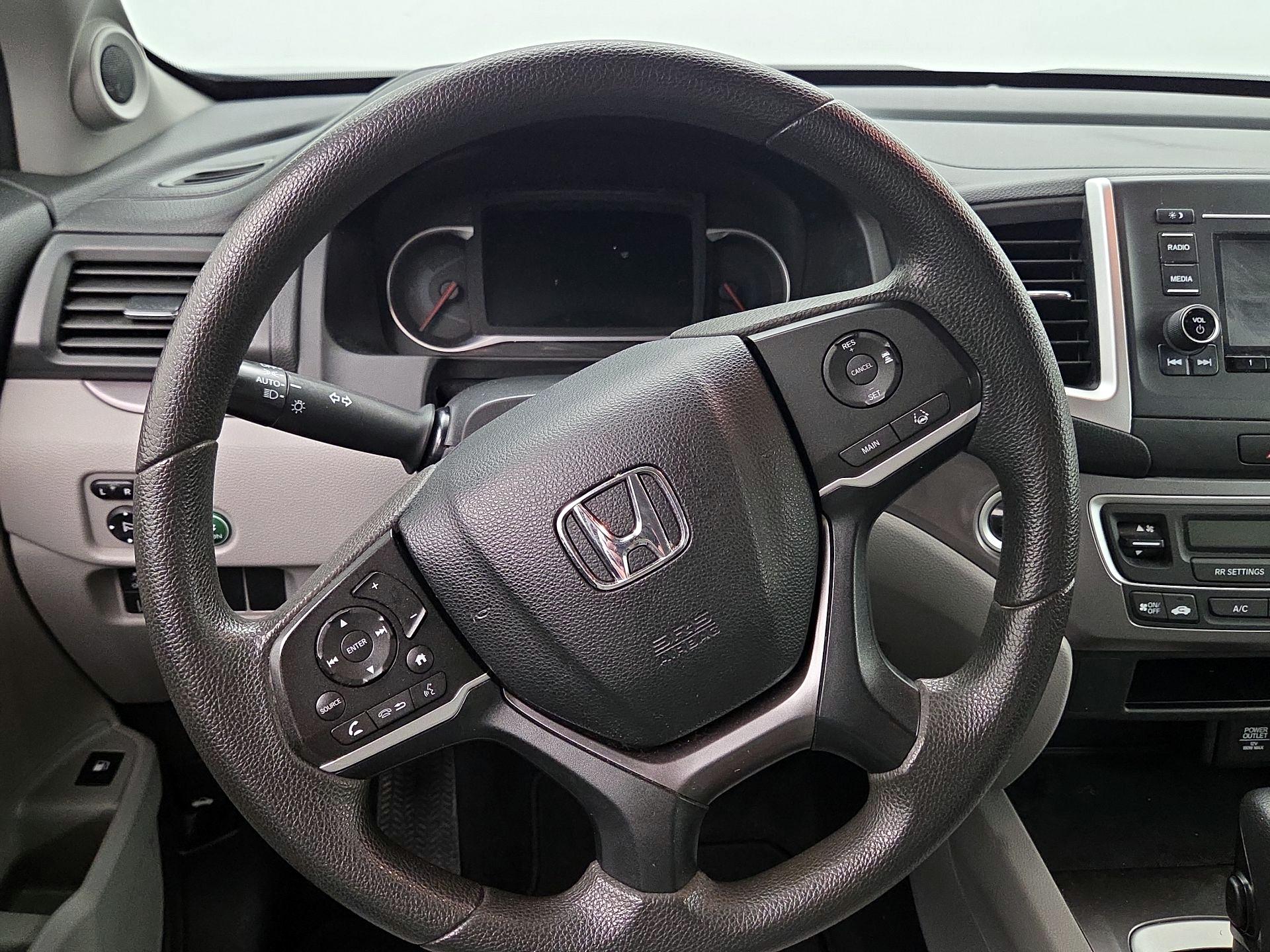 Thumbnail: 2019 Honda Pilot - 10