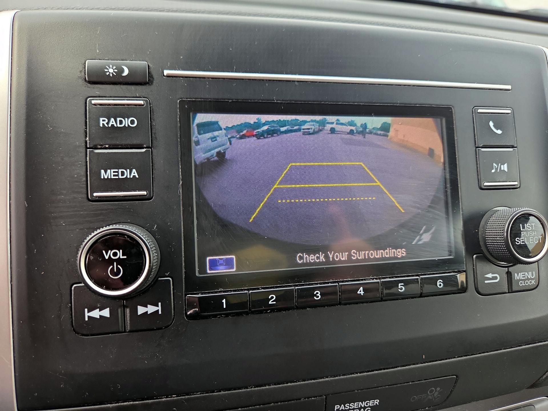 Thumbnail: 2019 Honda Pilot - 14