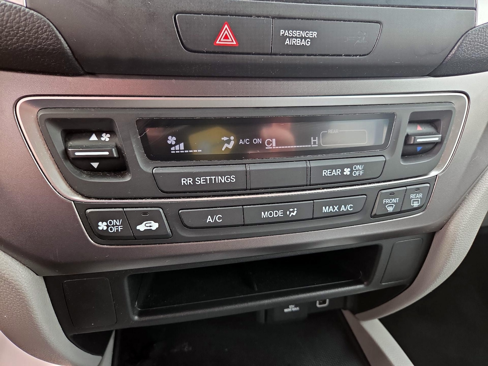 2019 Honda Pilot LX - Photo 17