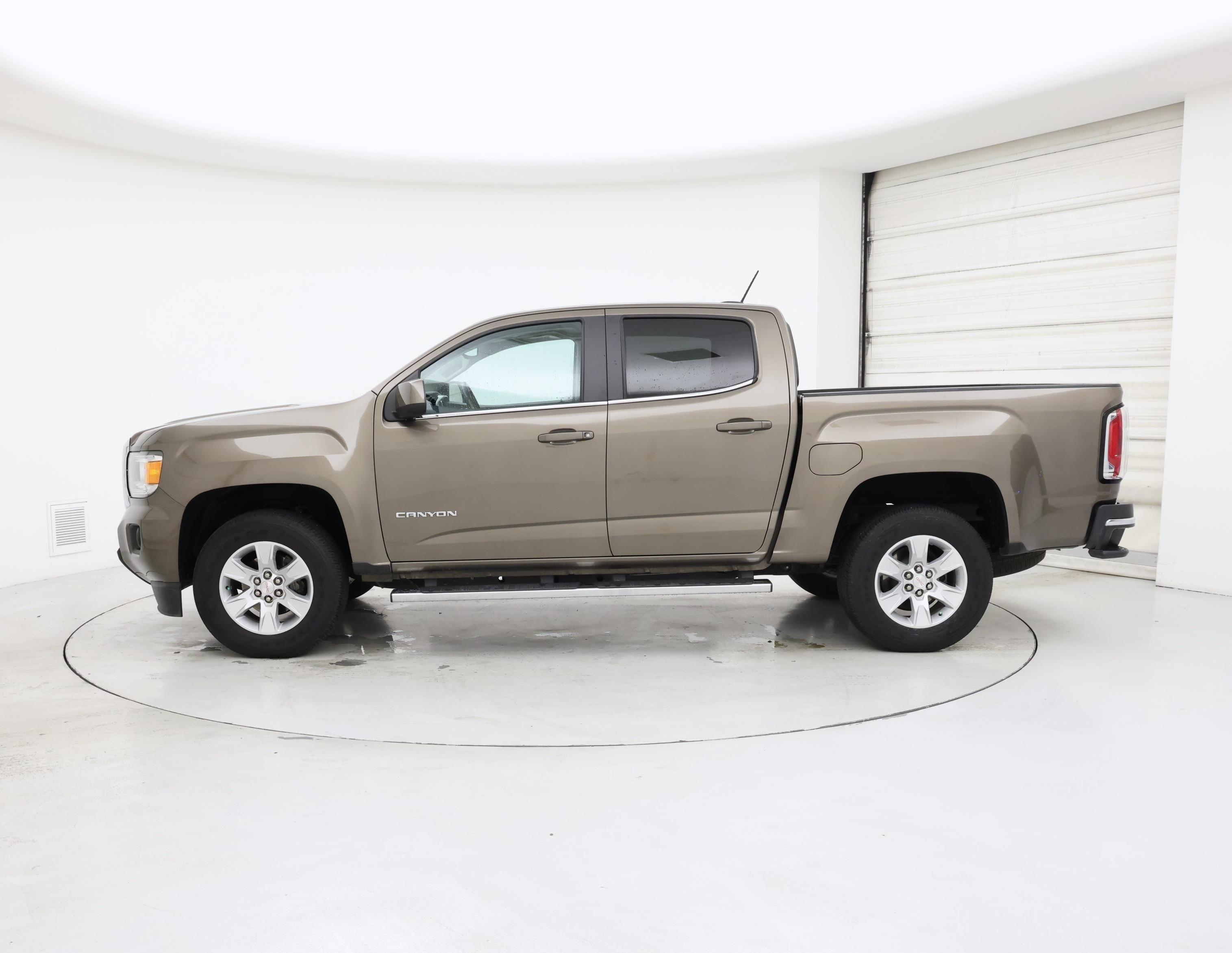 Thumbnail: 2016 GMC Canyon - 3