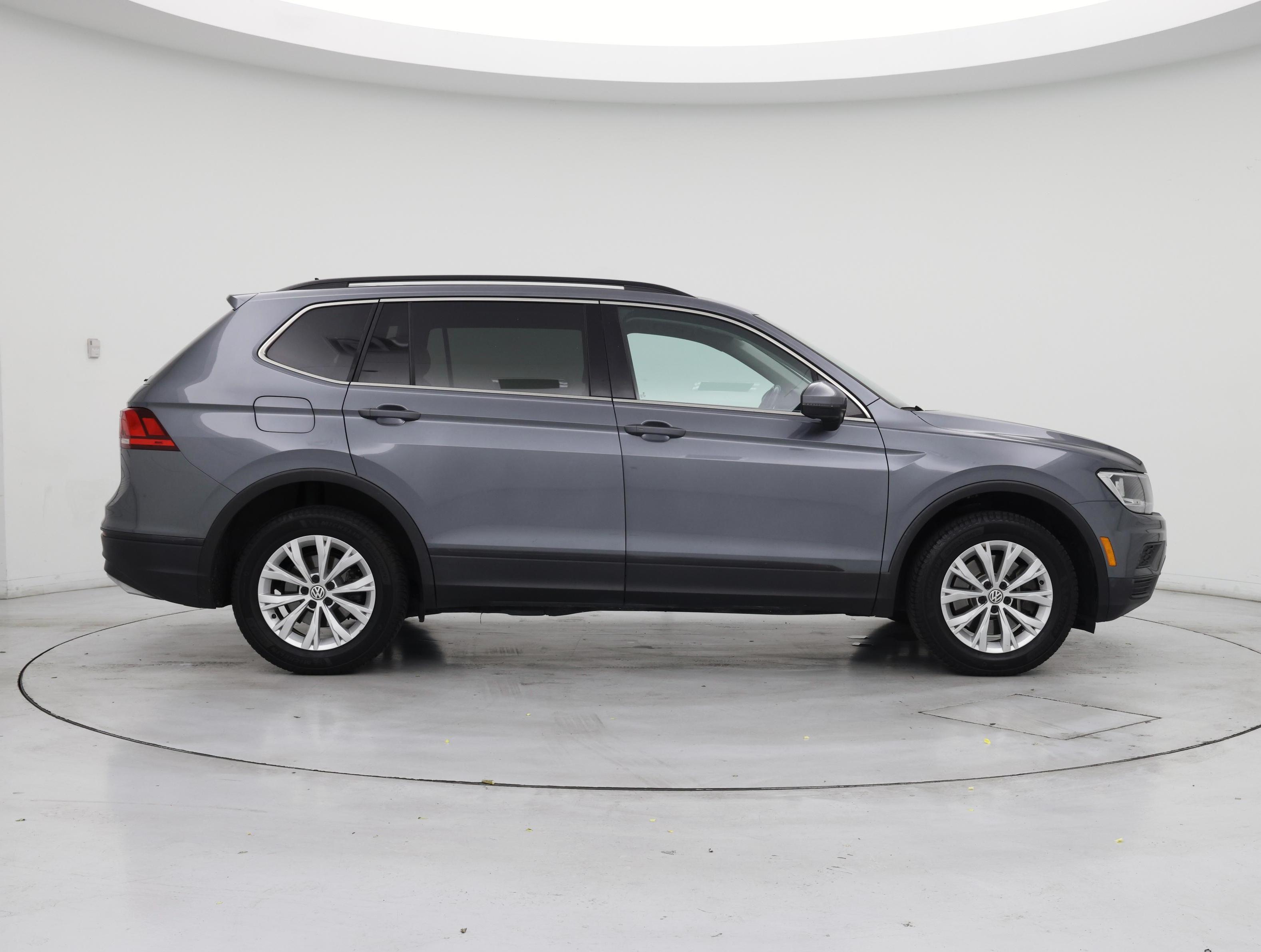 Thumbnail: 2019 Volkswagen Tiguan - 7