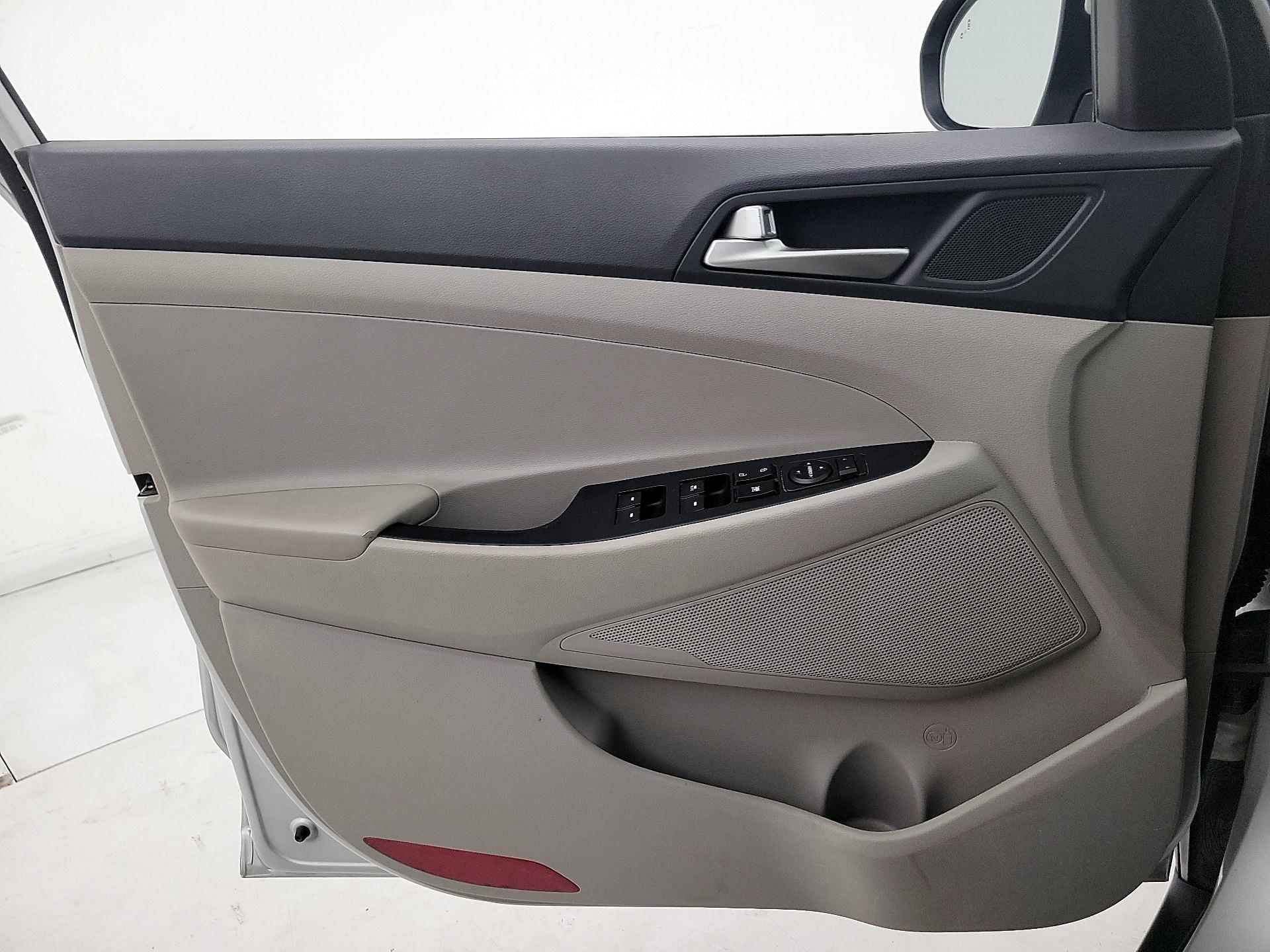Thumbnail: 2019 Hyundai Tucson - 12