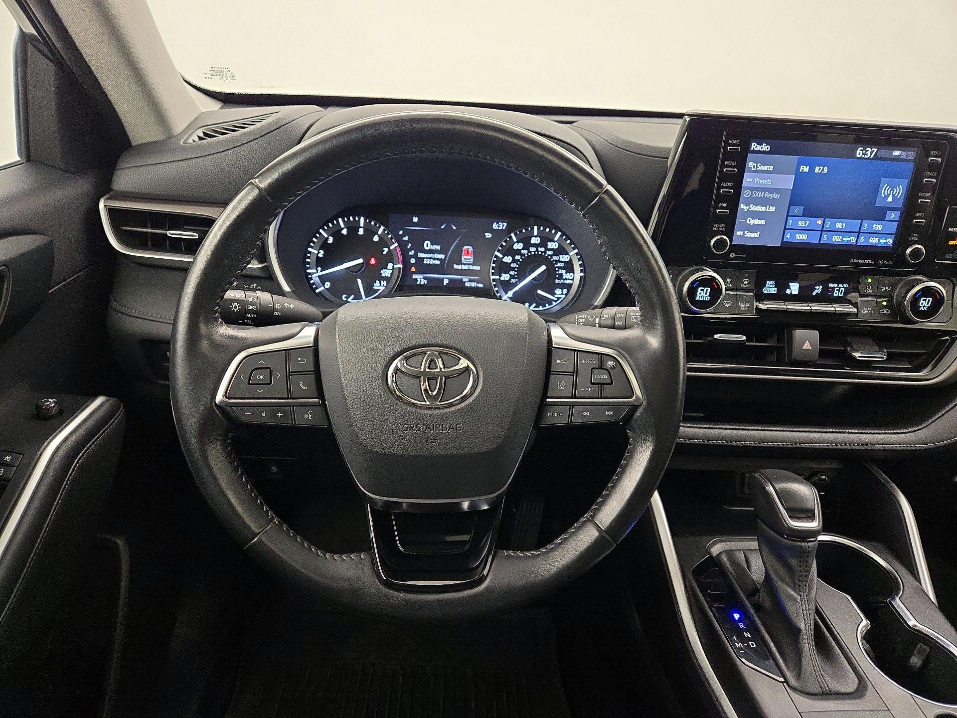 Thumbnail: 2021 Toyota Highlander - 10