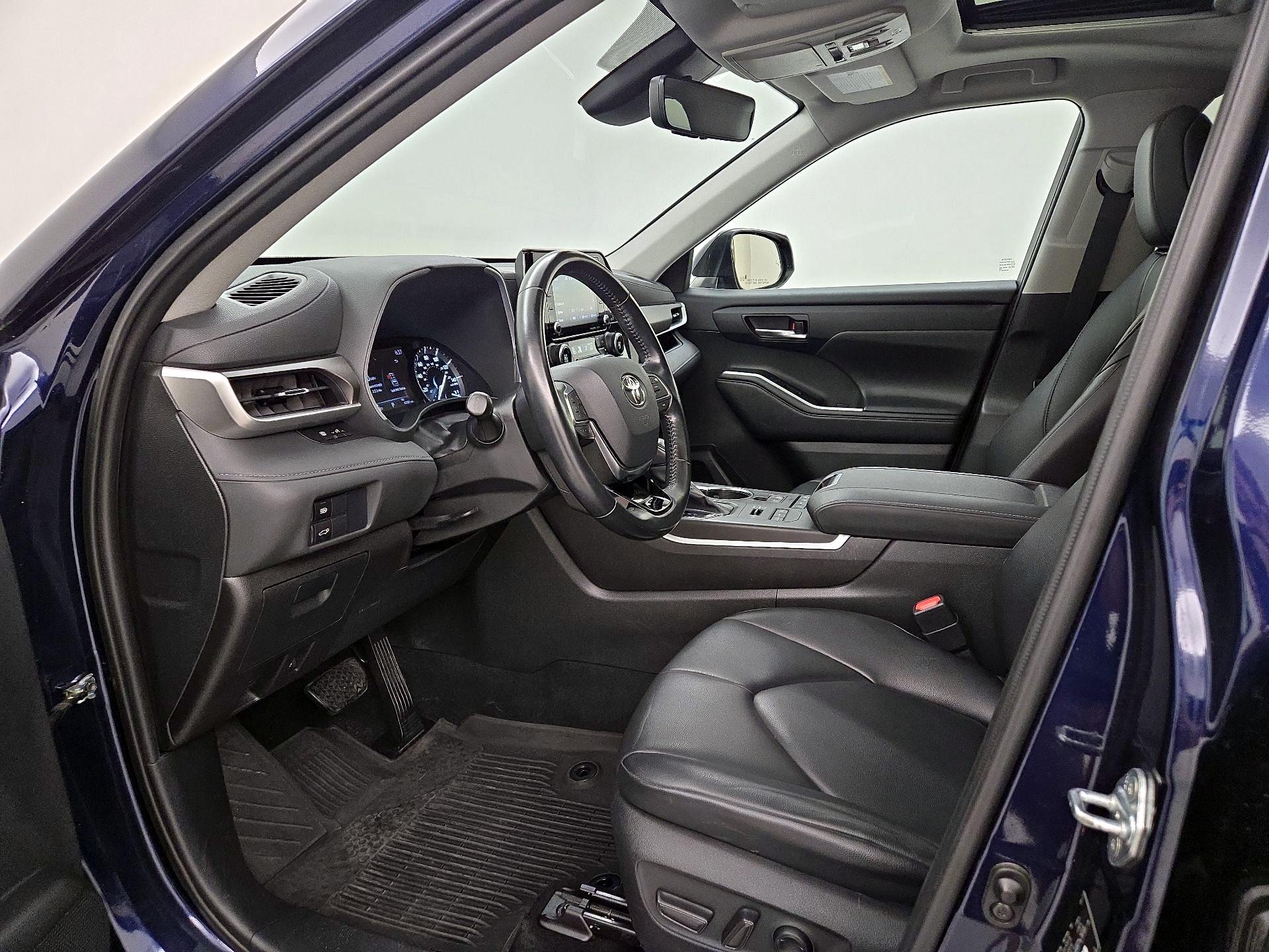 Thumbnail: 2021 Toyota Highlander - 11