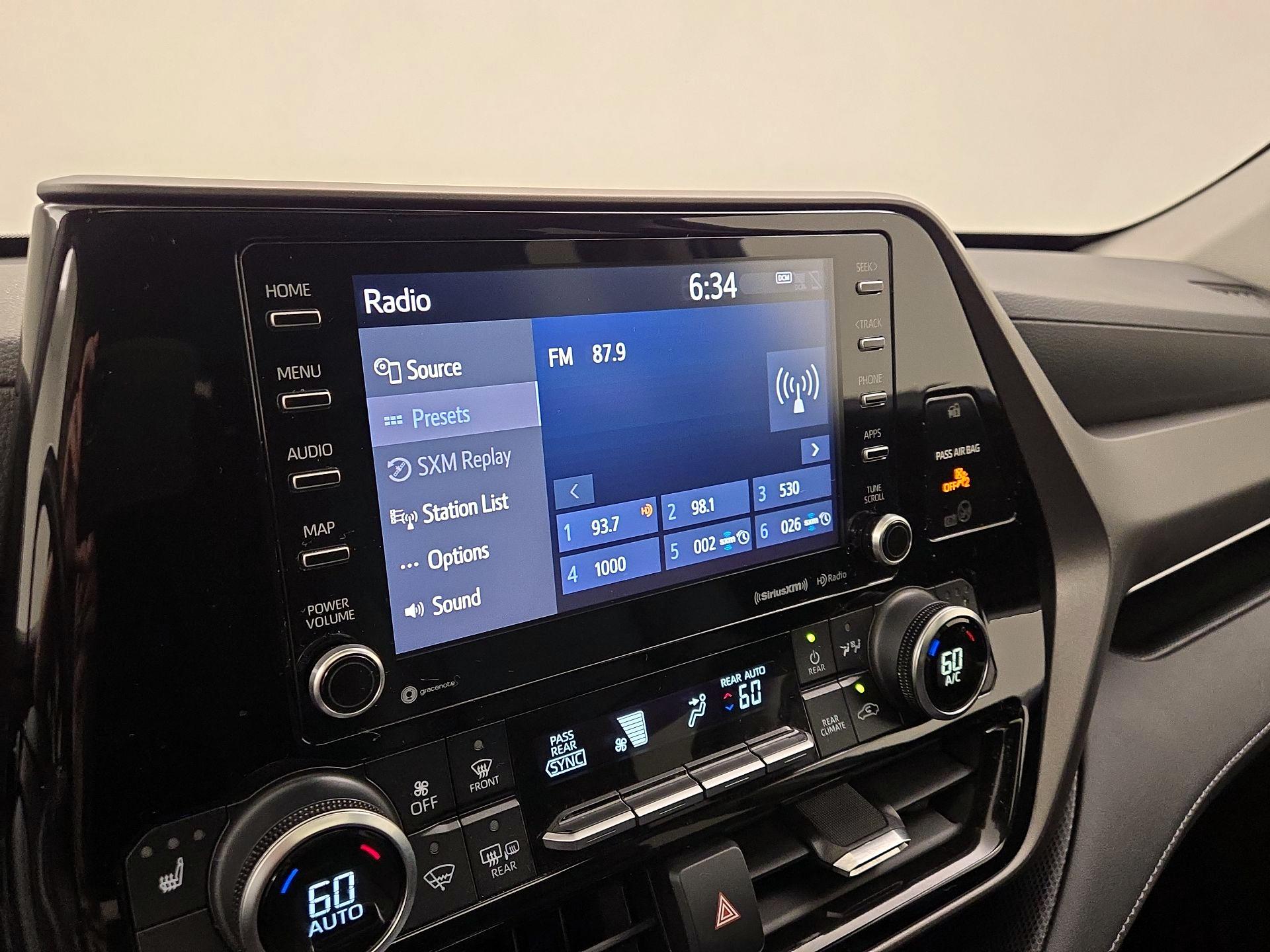 Thumbnail: 2021 Toyota Highlander - 15