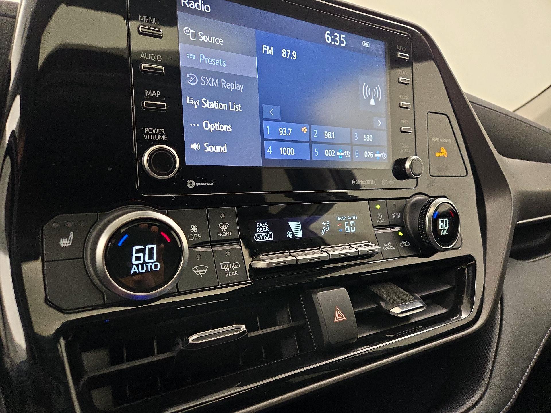 Thumbnail: 2021 Toyota Highlander - 16