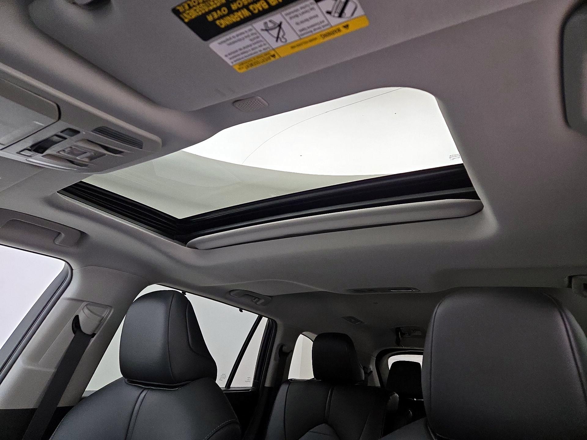 Thumbnail: 2021 Toyota Highlander - 19