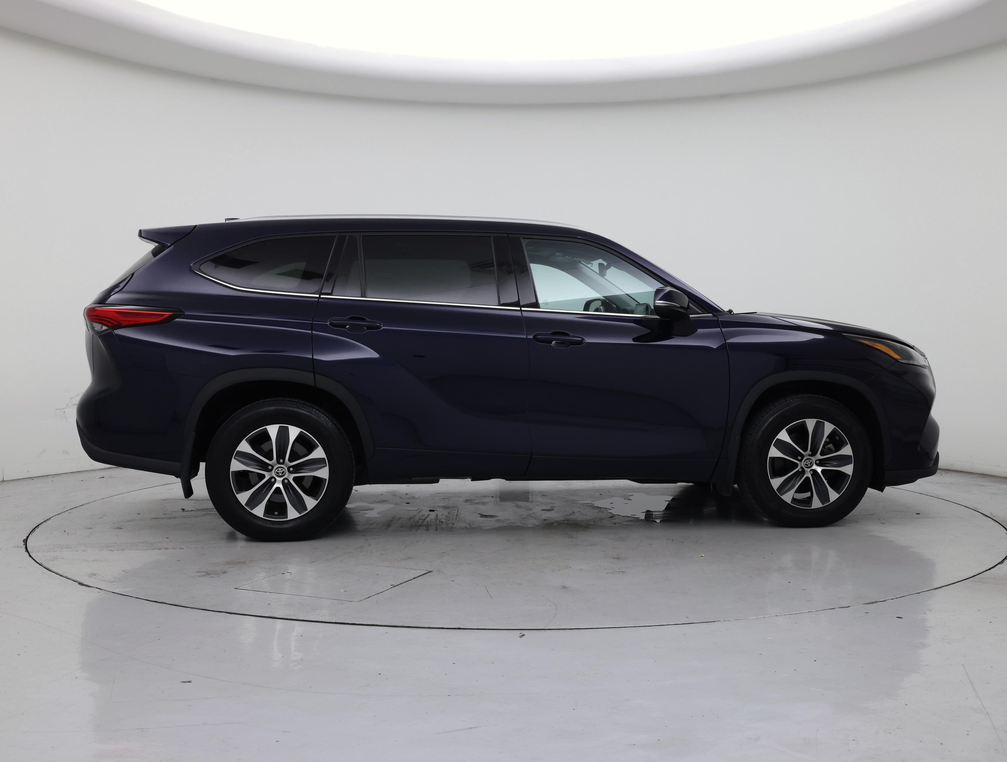 Thumbnail: 2021 Toyota Highlander - 7