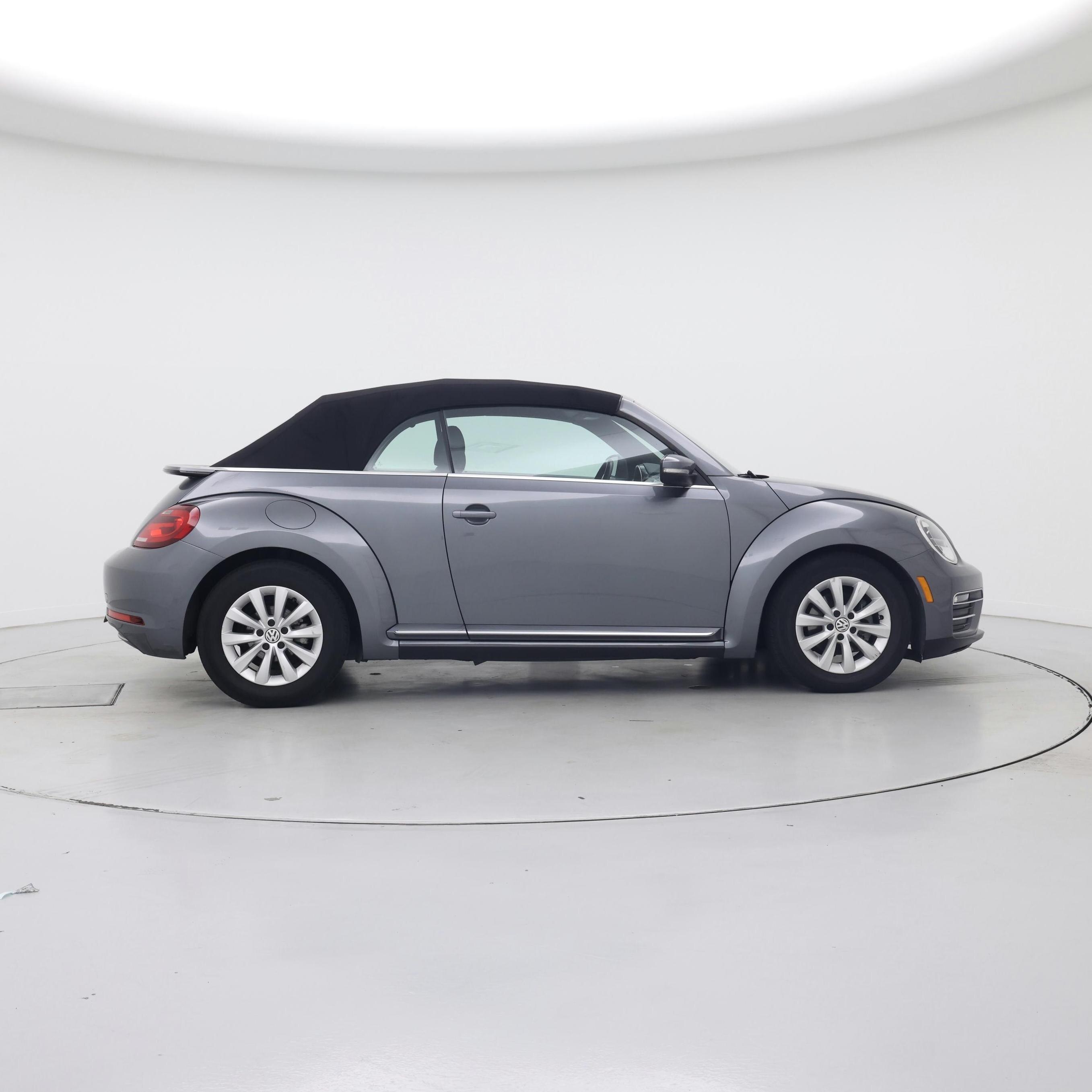 Thumbnail: 2018 Volkswagen Beetle - 7