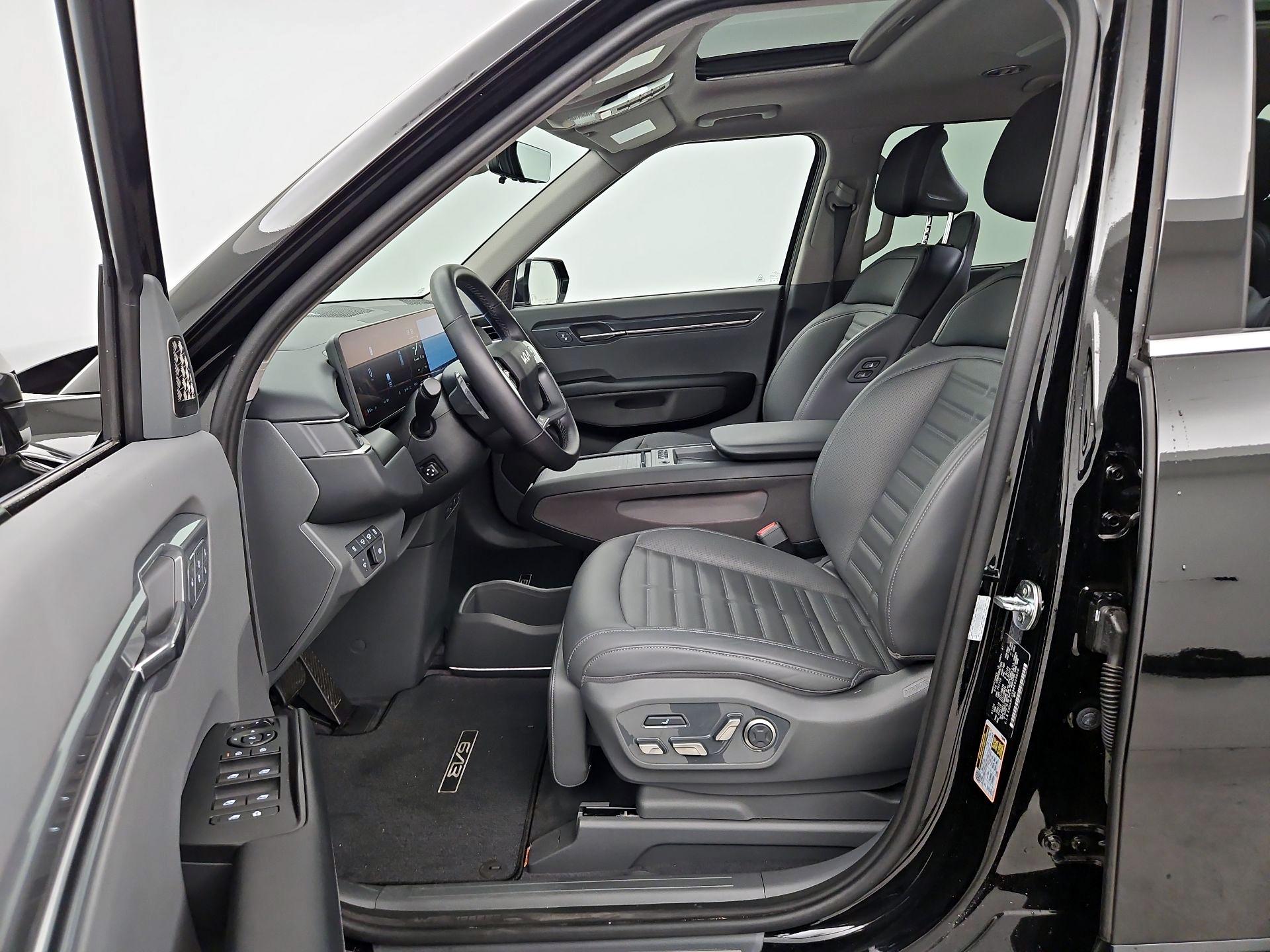 Thumbnail: 2024 Kia EV9 - 11