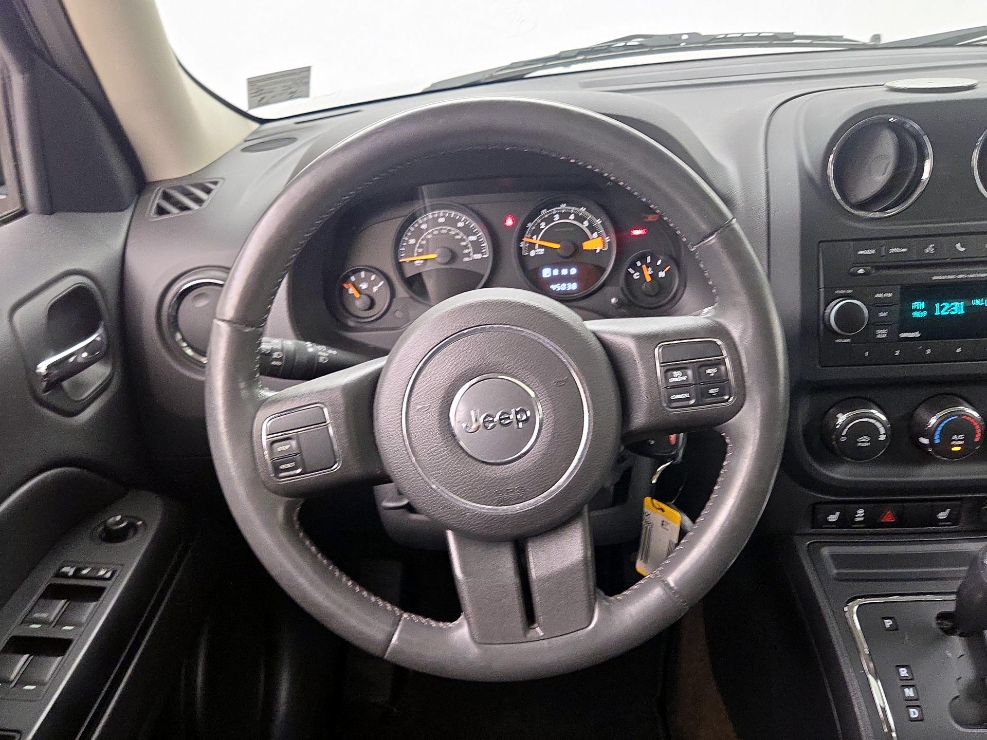 Thumbnail: 2016 Jeep Patriot - 10