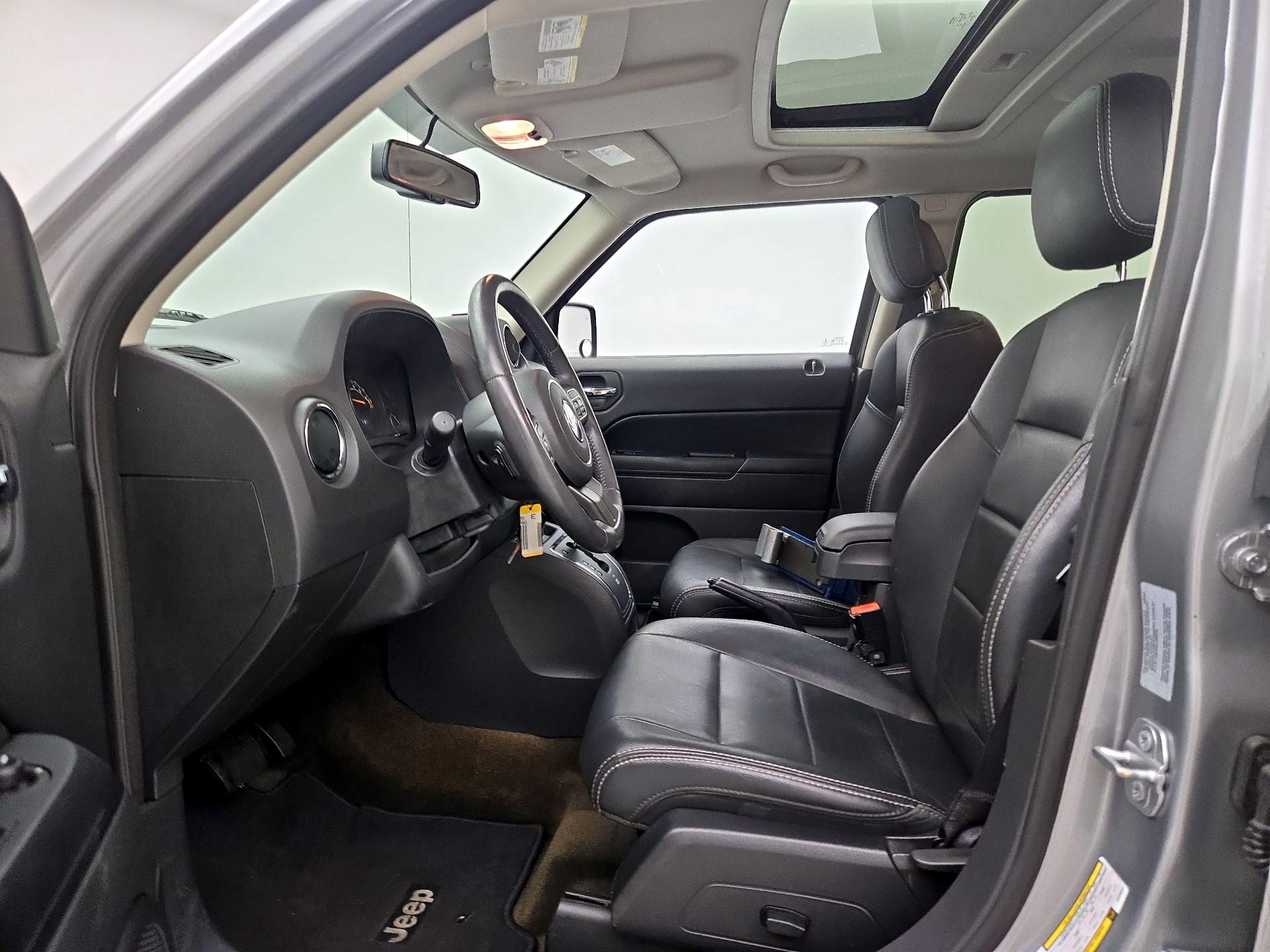 Thumbnail: 2016 Jeep Patriot - 11