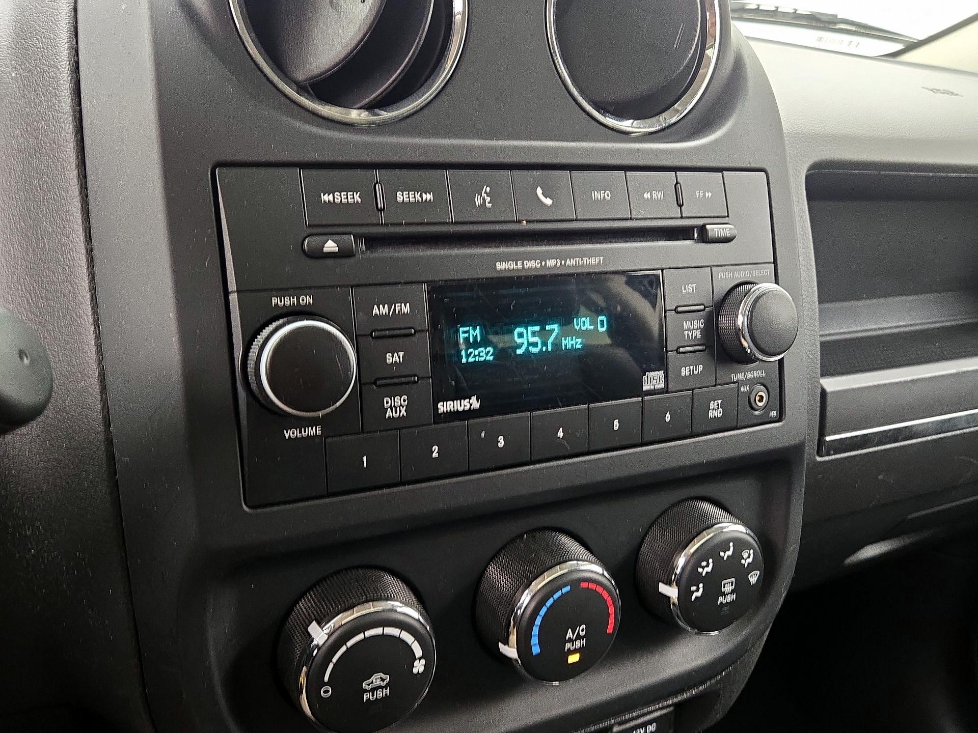 Thumbnail: 2016 Jeep Patriot - 13