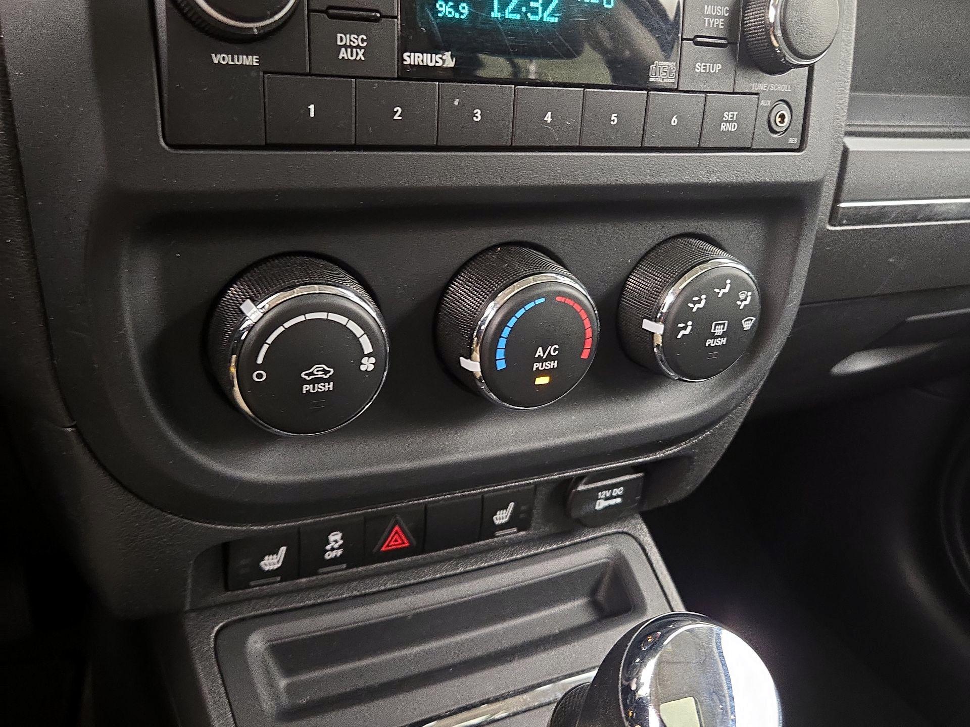 Thumbnail: 2016 Jeep Patriot - 14