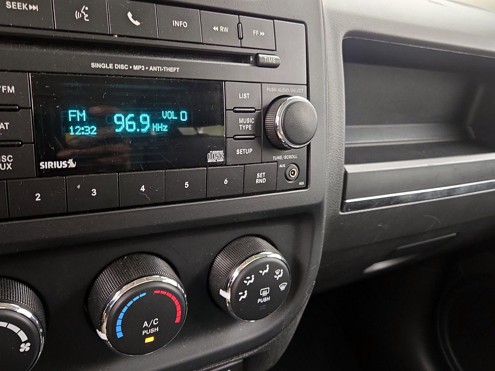 Thumbnail: 2016 Jeep Patriot - 16