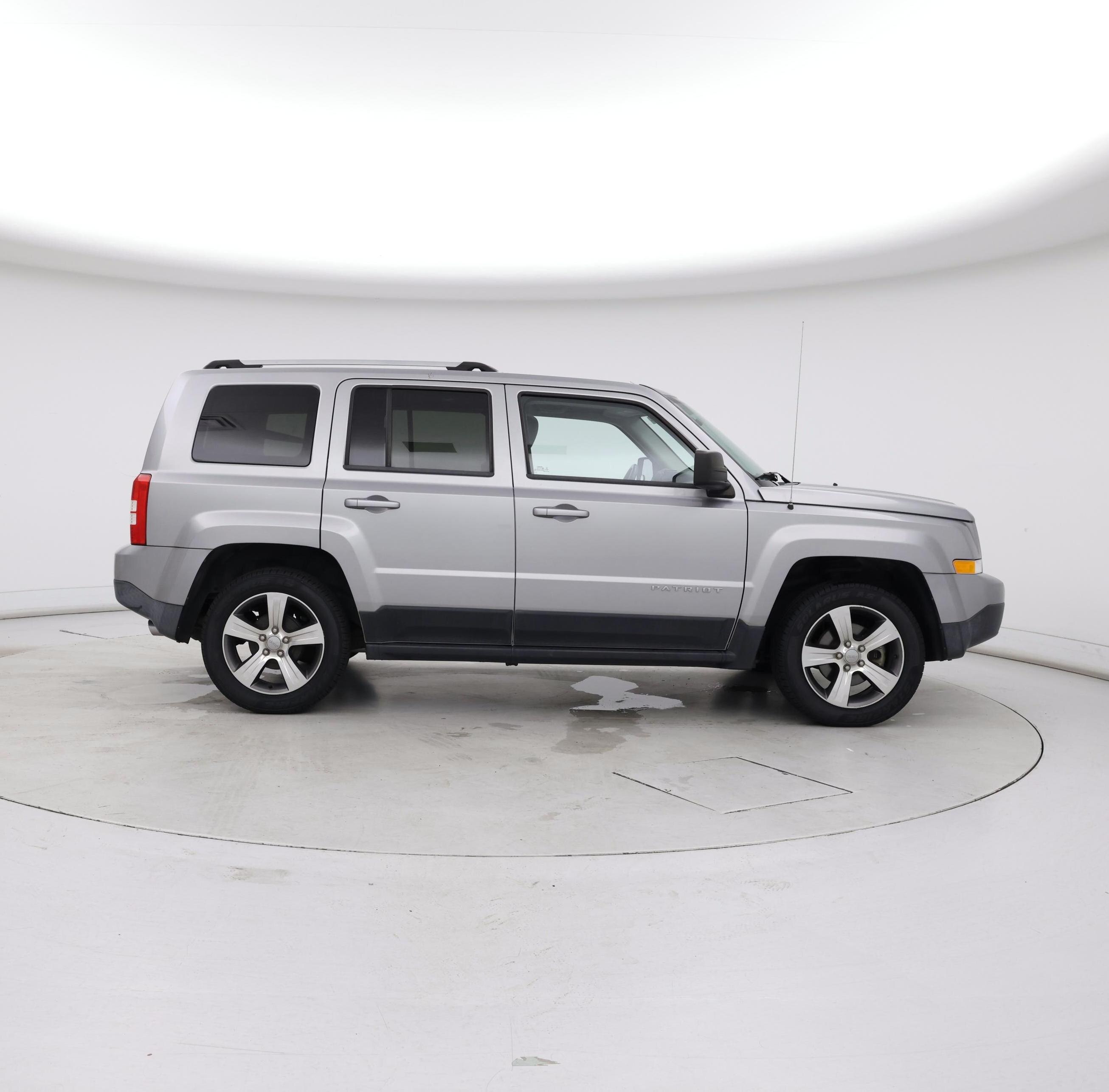 Thumbnail: 2016 Jeep Patriot - 7